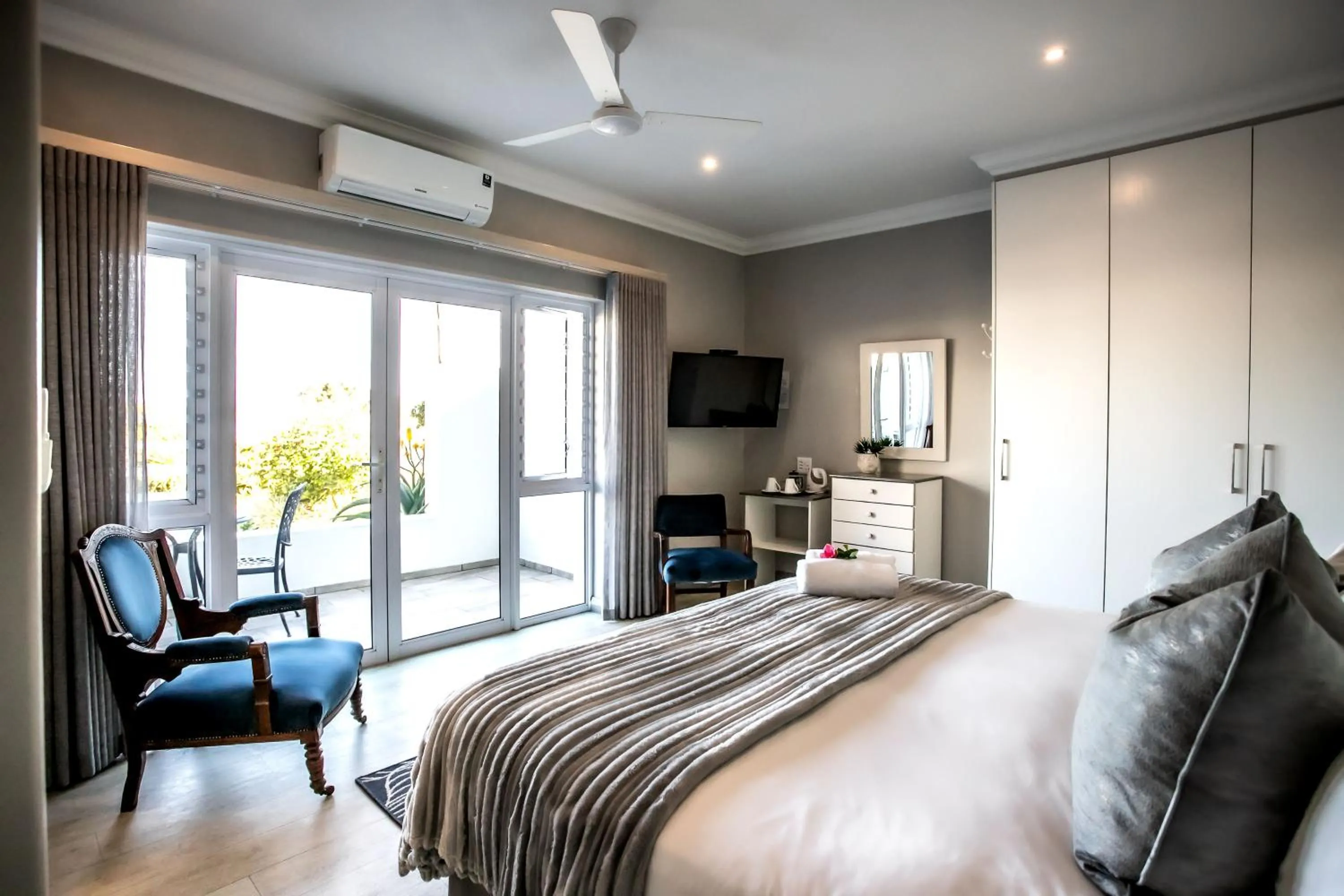 Bed in Whale Coast Ocean Villa