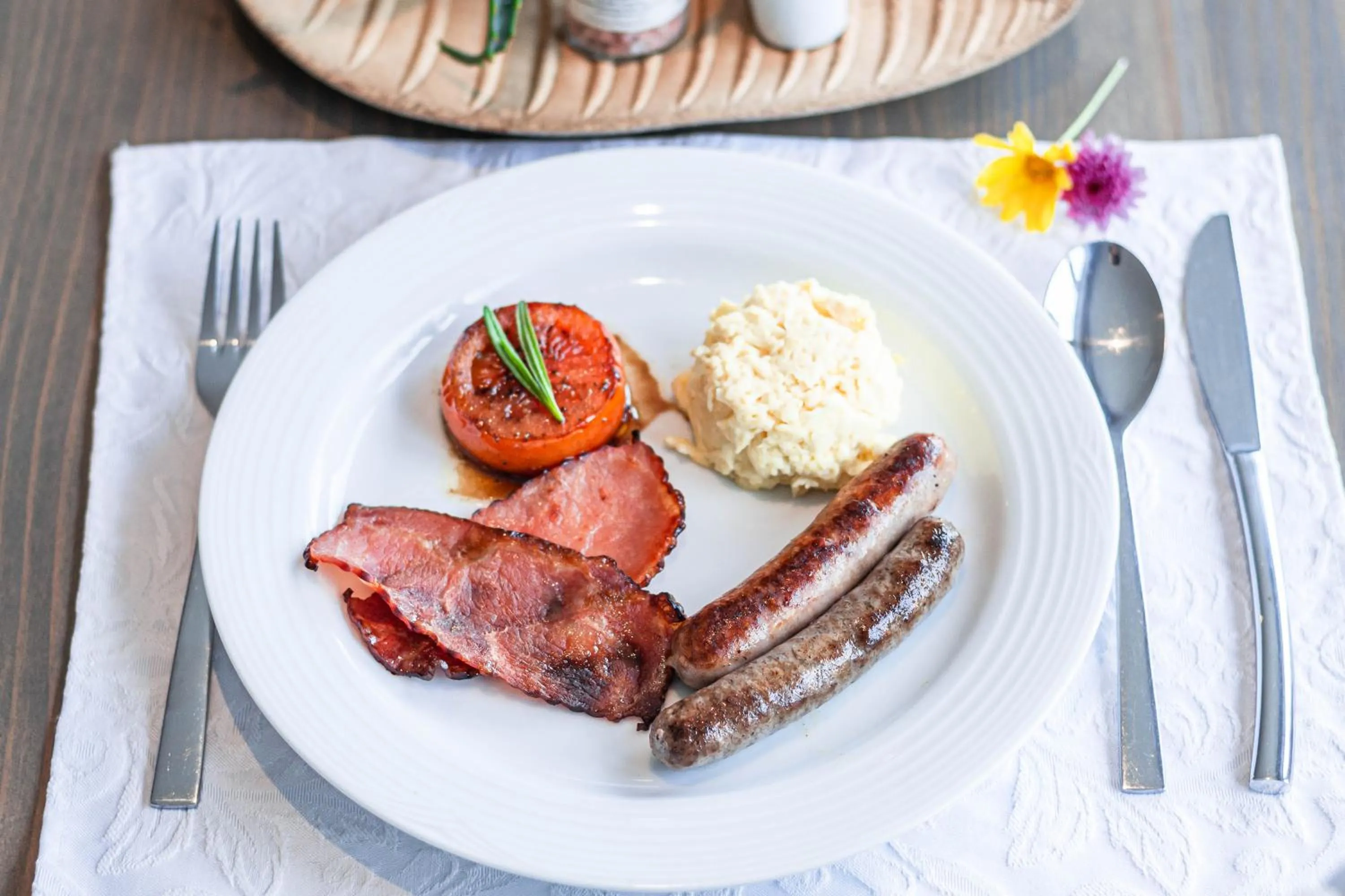 Breakfast in Whale Coast Ocean Villa