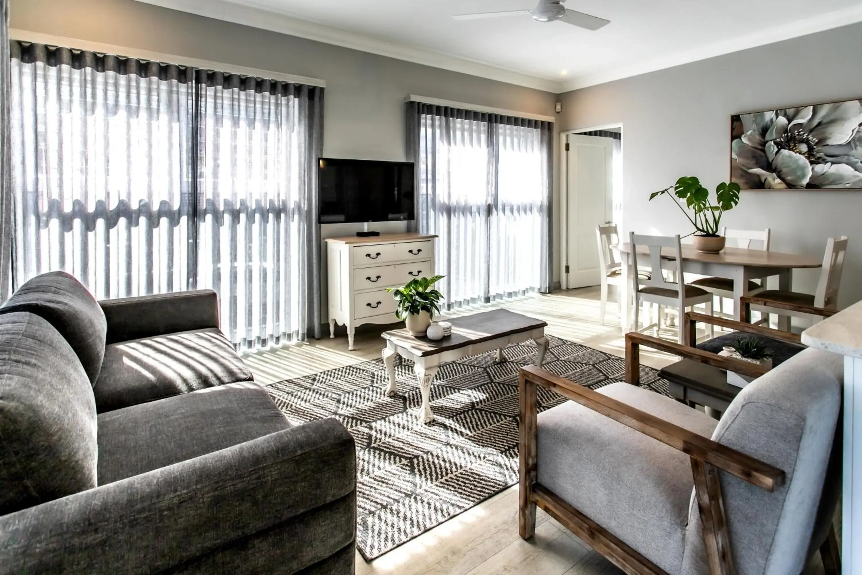Family Room in Whale Coast Ocean Villa Family Room in Whale Coast Ocean Villa