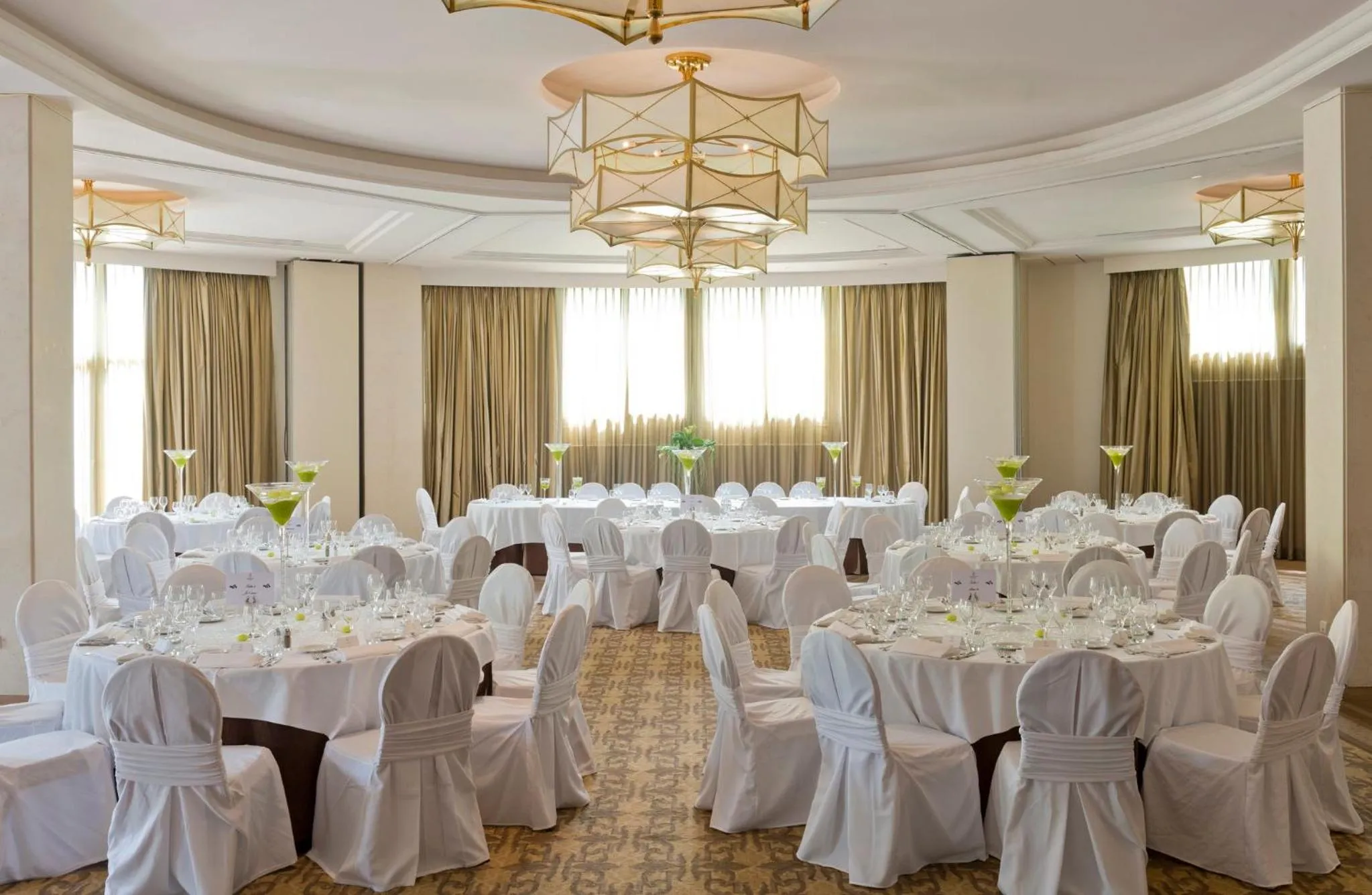 Meeting/conference room in InterContinental Hotels Chantilly Chateau Mont Royal by IHG