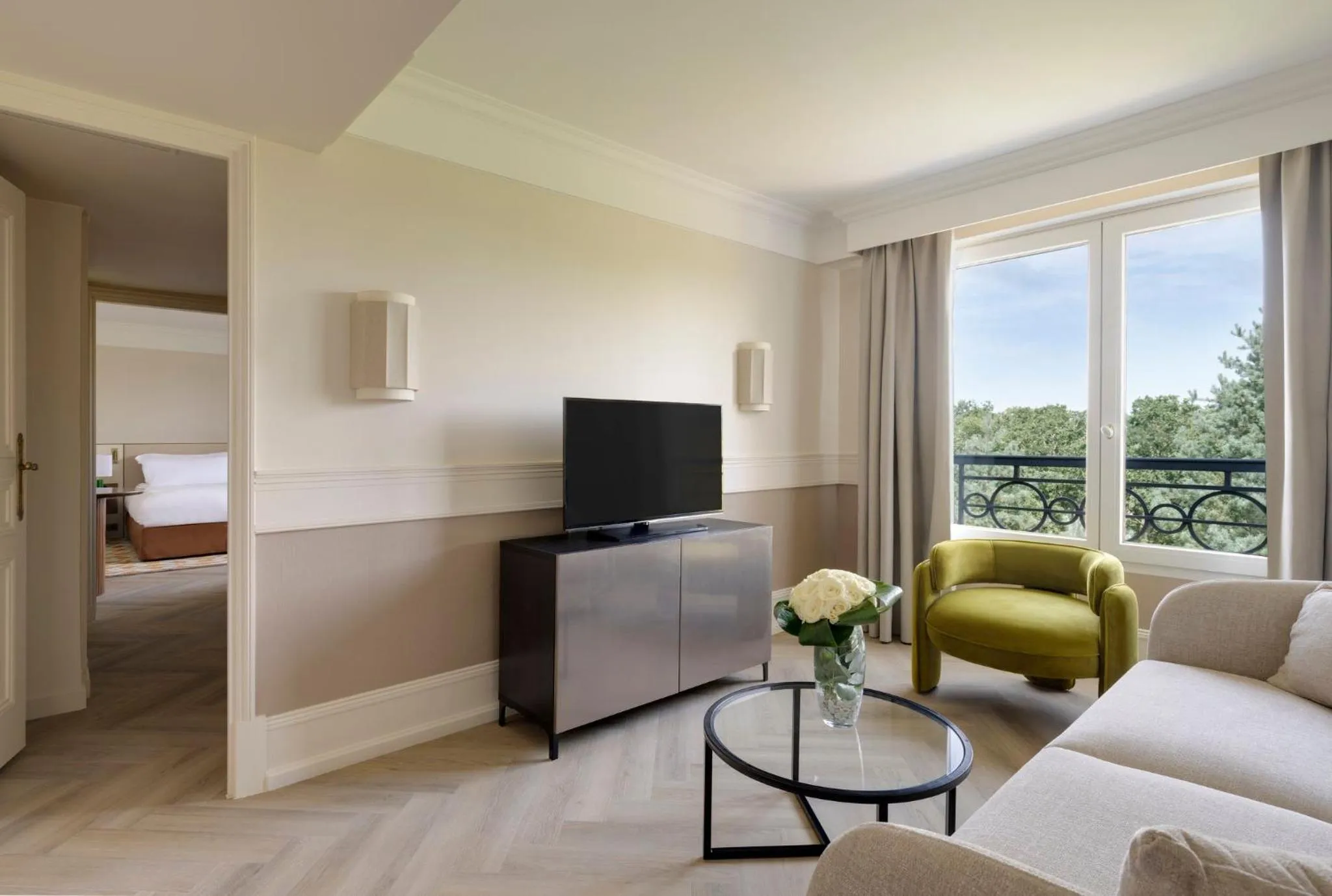 Photo of the whole room in InterContinental Hotels Chantilly Chateau Mont Royal by IHG