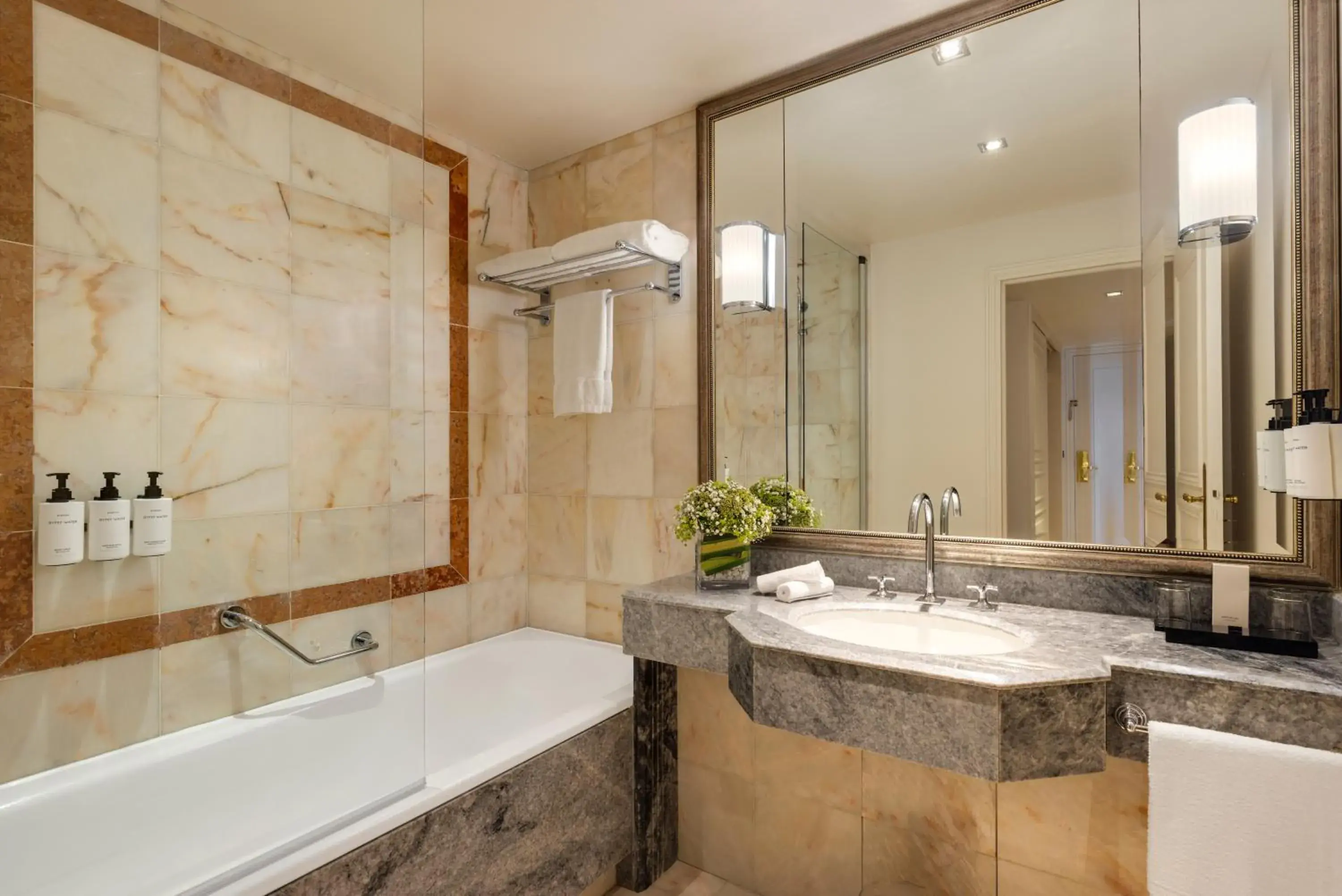 Classic Room in InterContinental Hotels Chantilly Chateau Mont Royal by IHG Classic Room in InterContinental Hotels Chantilly Chateau Mont Royal by IHG