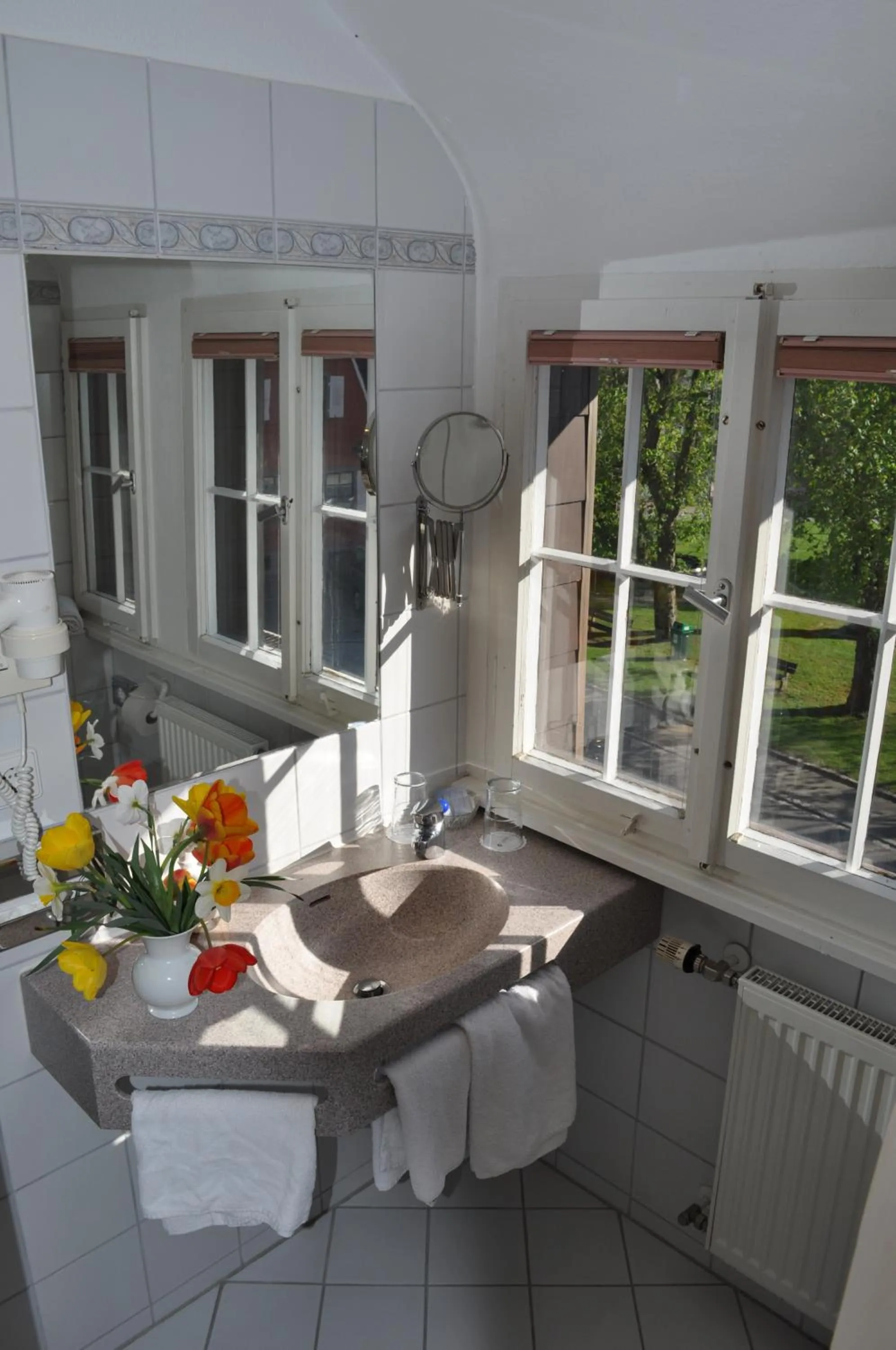 Photo of the whole room in Insel-Hof Reichenau Hotel-garni