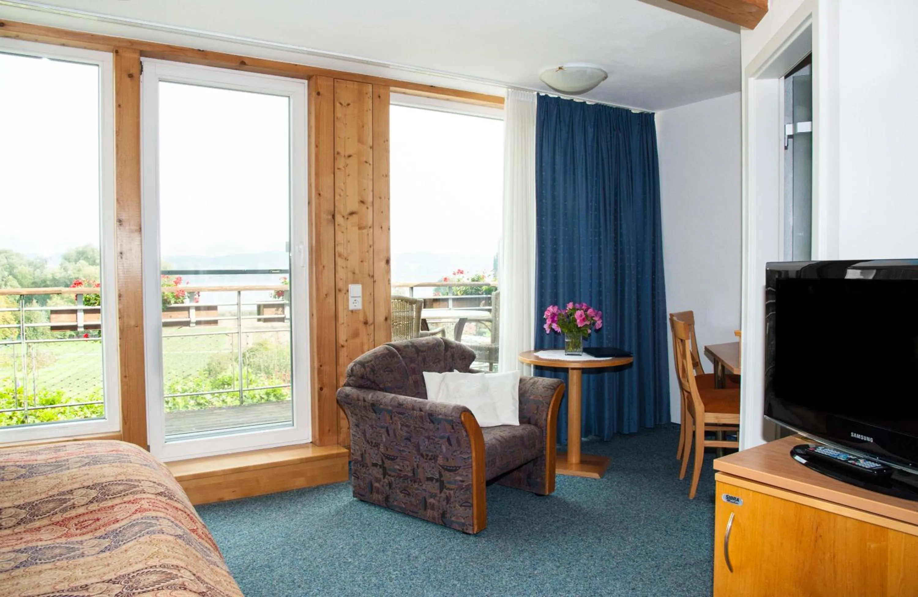 Photo of the whole room in Insel-Hof Reichenau Hotel-garni