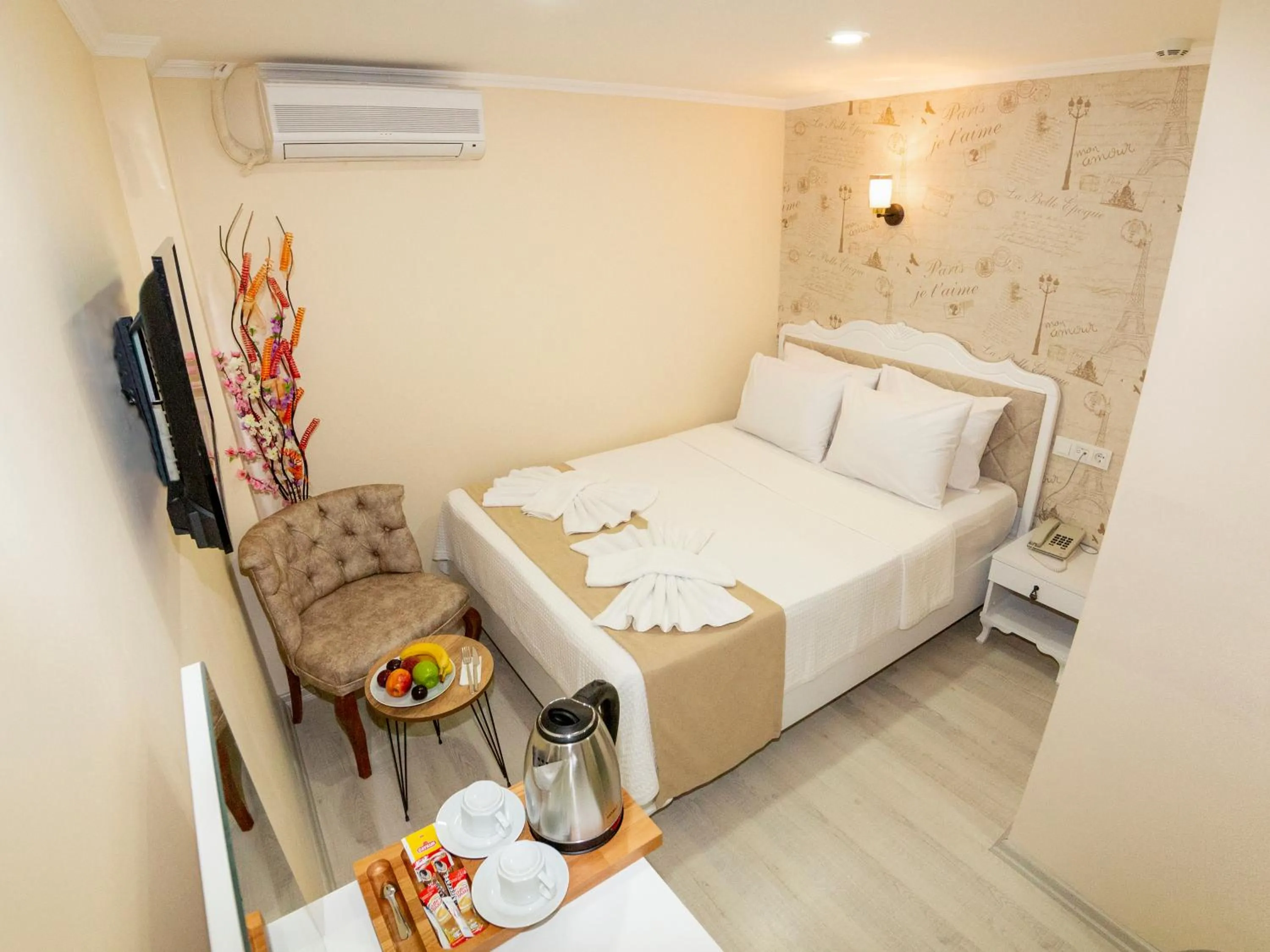 TV and multimedia, Bed in Vander Valk İstanbul Hotel