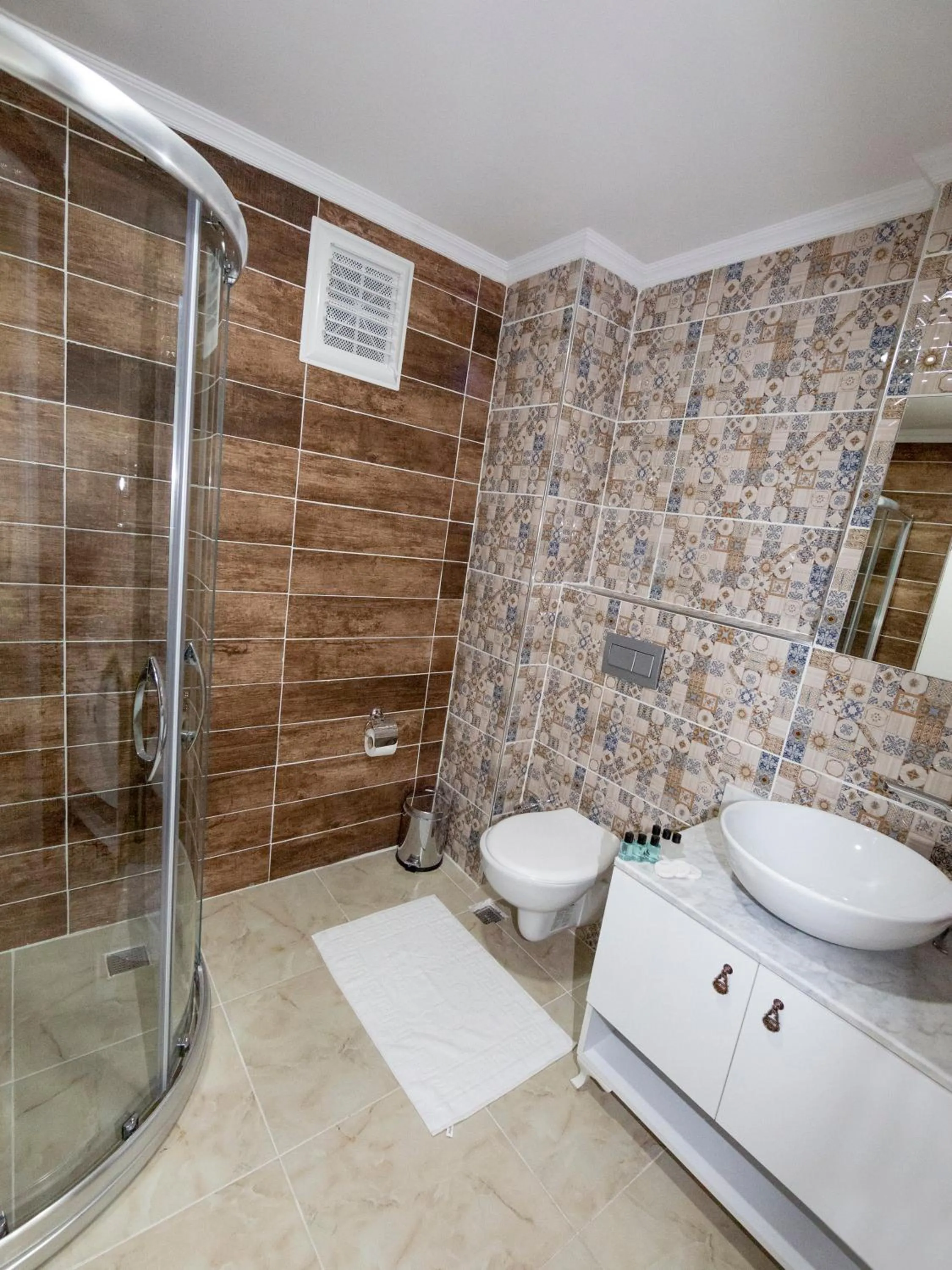 Bathroom in Vander Valk İstanbul Hotel