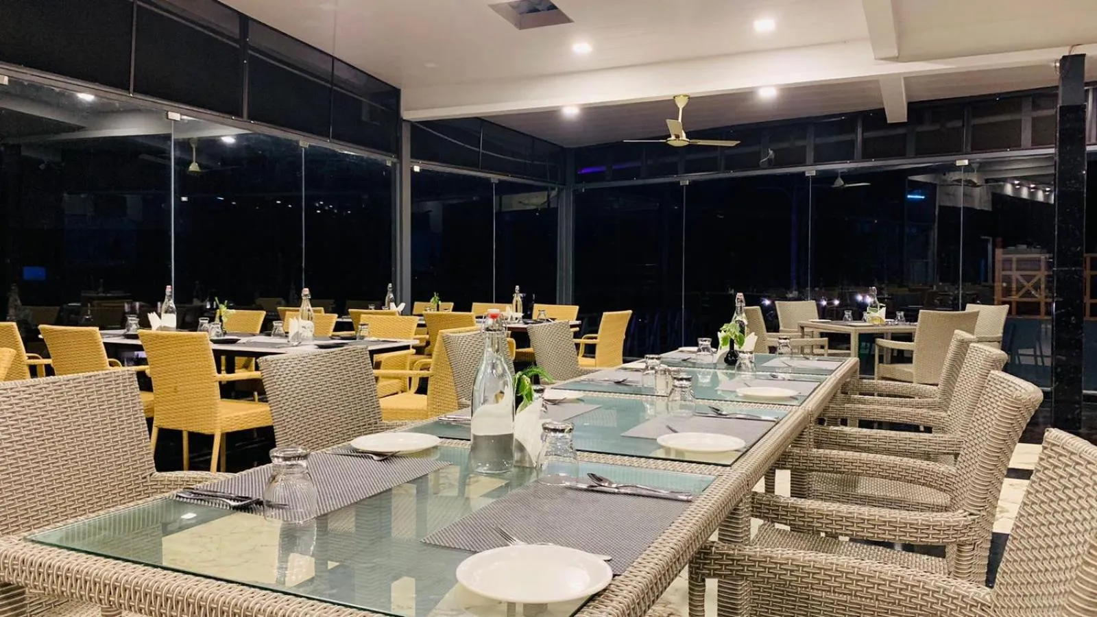 Restaurant/places to eat in Mainland Resorts & Spa by Kolaahalam