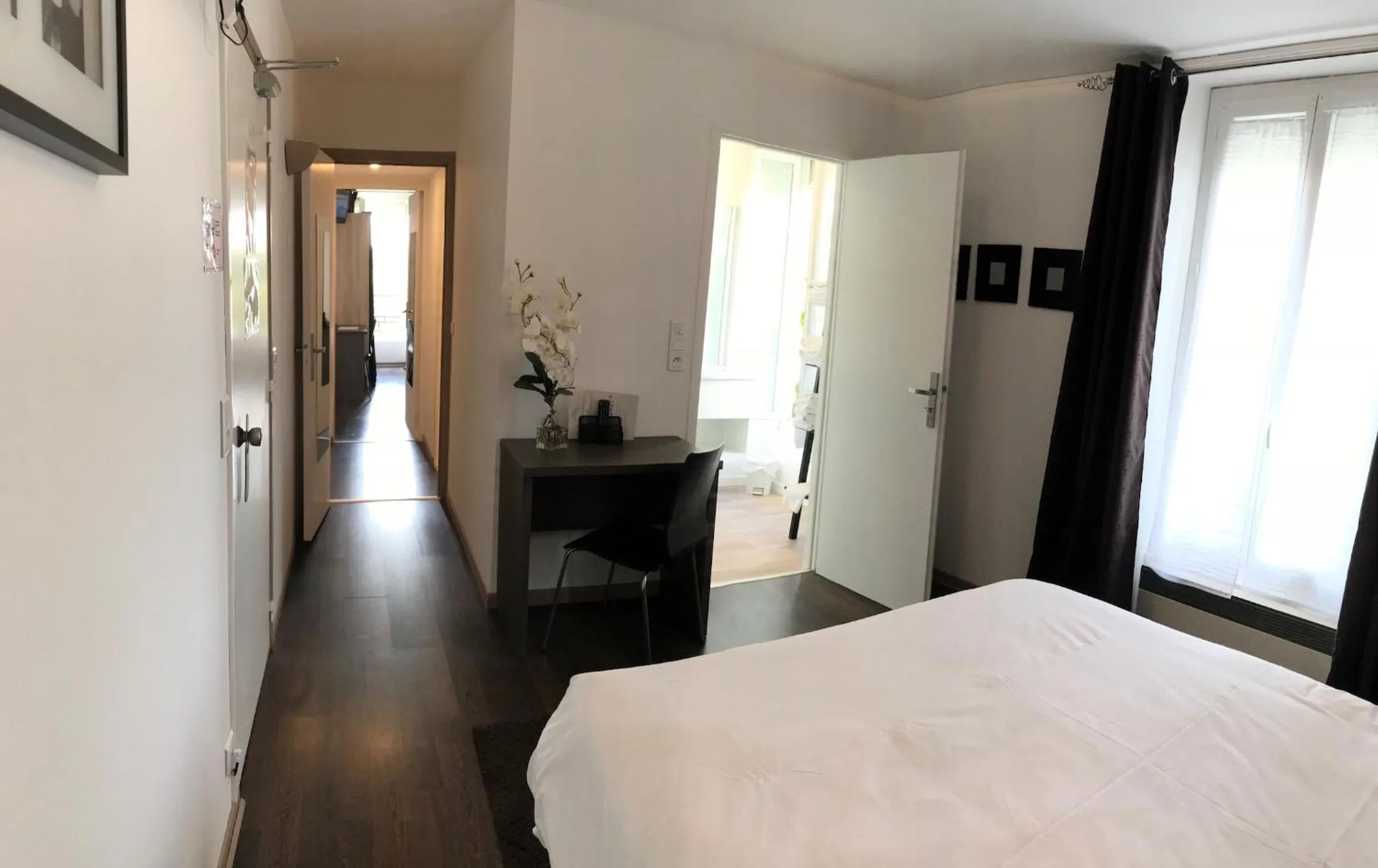 Bed in Hôtel du Château