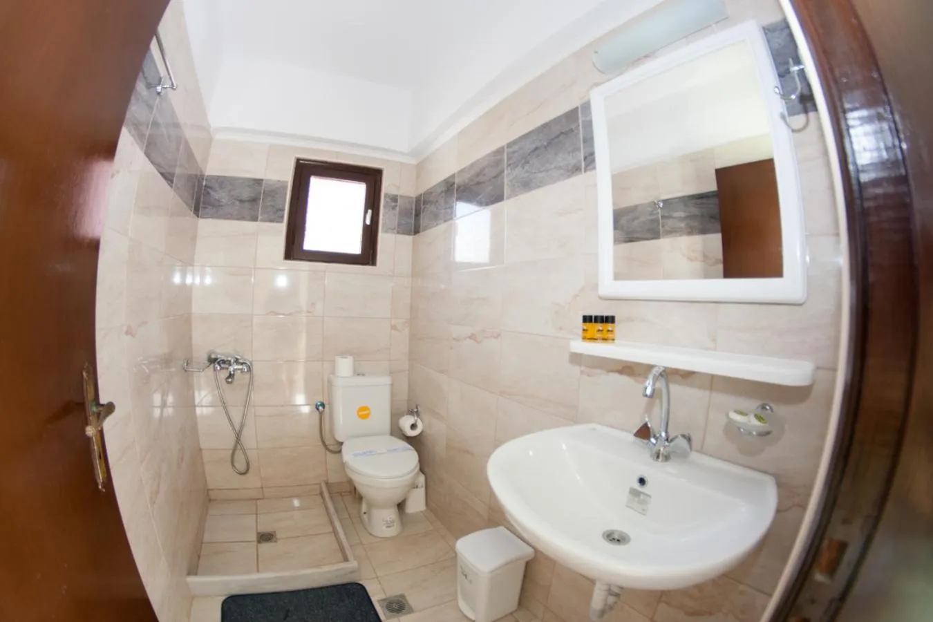 Shower in Kefalonia Beach Hotel & Bungalows