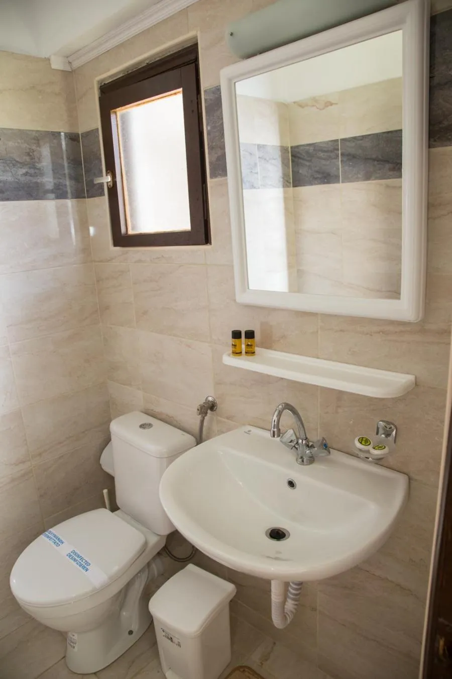 Shower in Kefalonia Beach Hotel & Bungalows