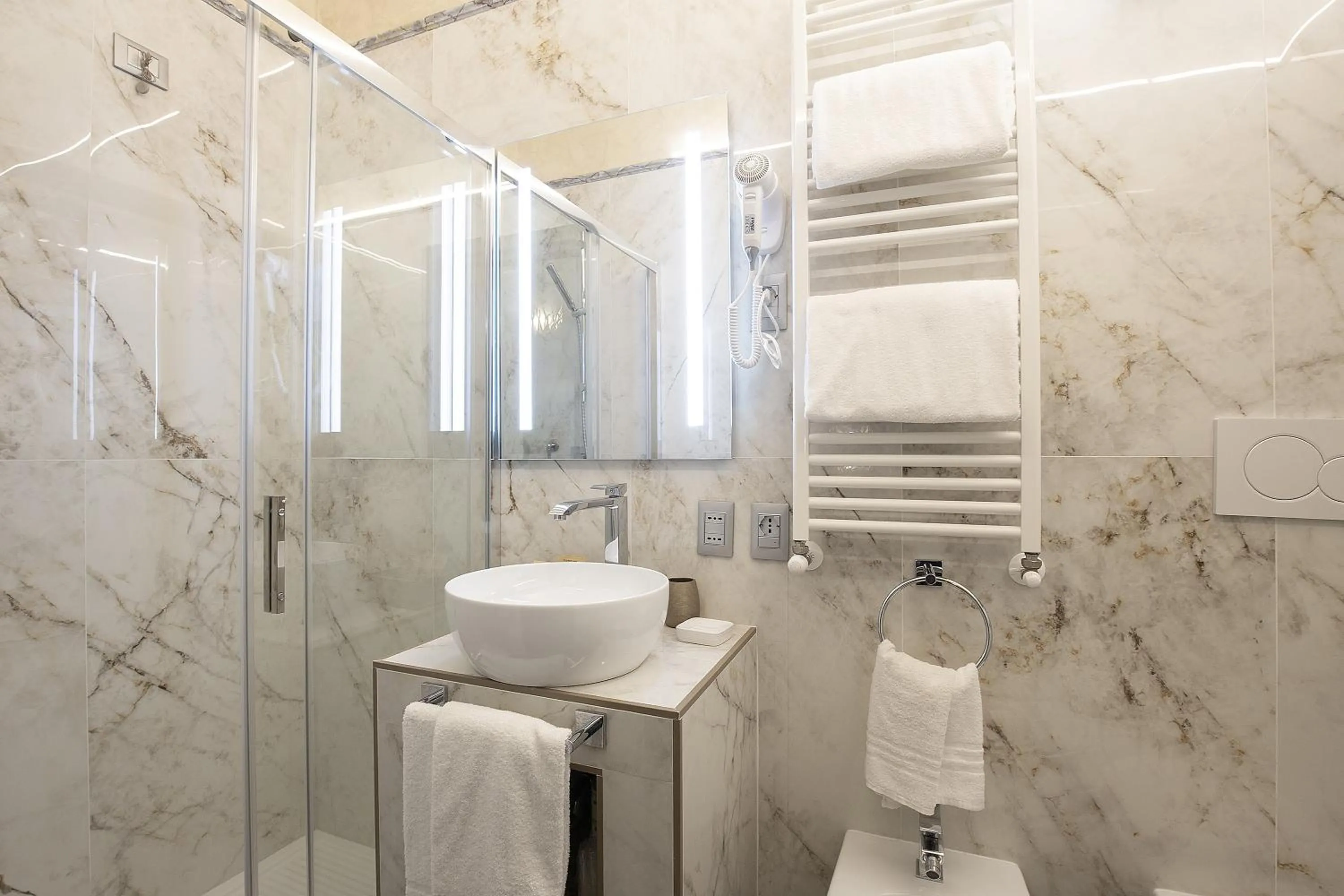 Shower in Antica Dimora Delle Cinque Lune