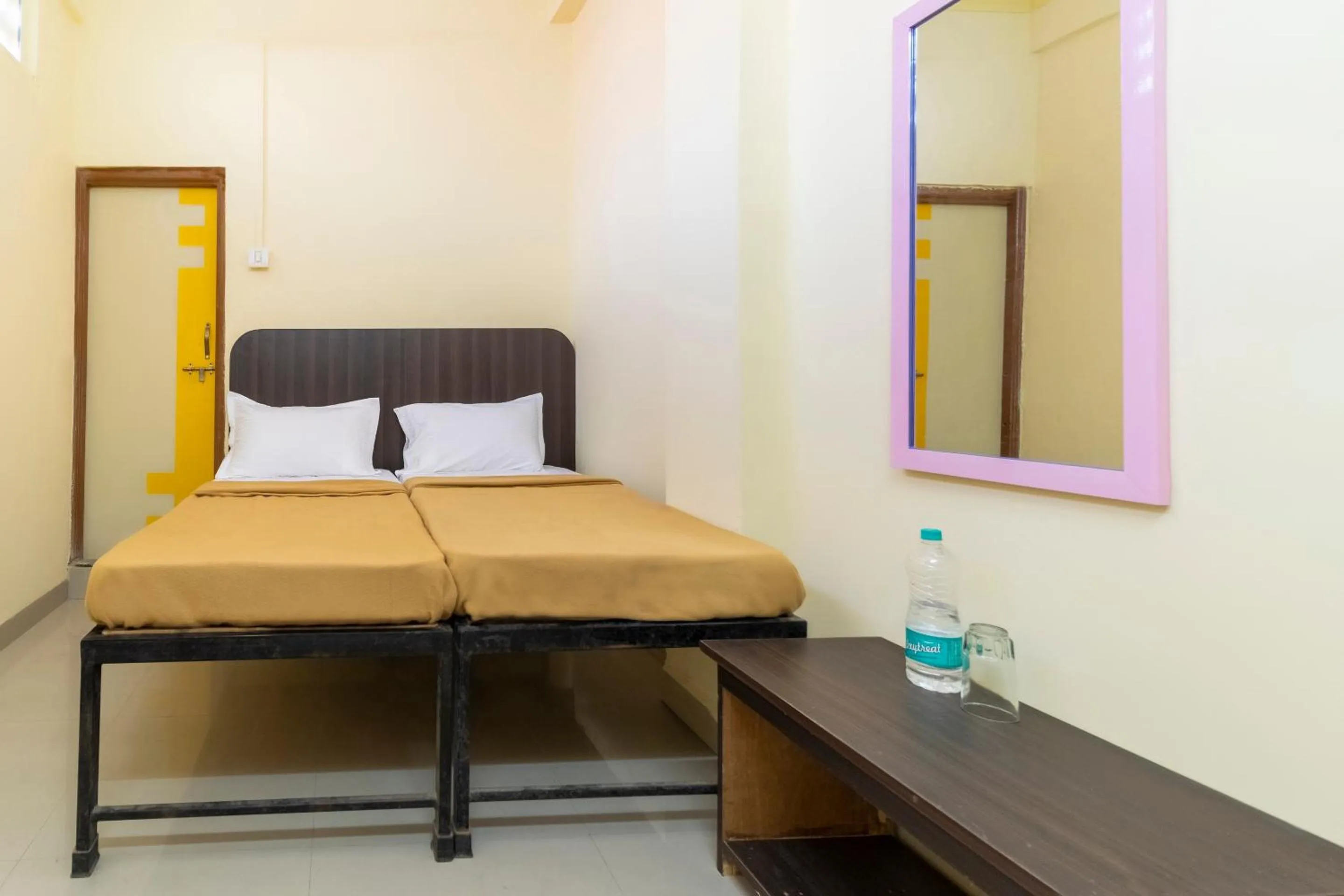Bedroom, Bed in SPOT ON Shree Gajanan