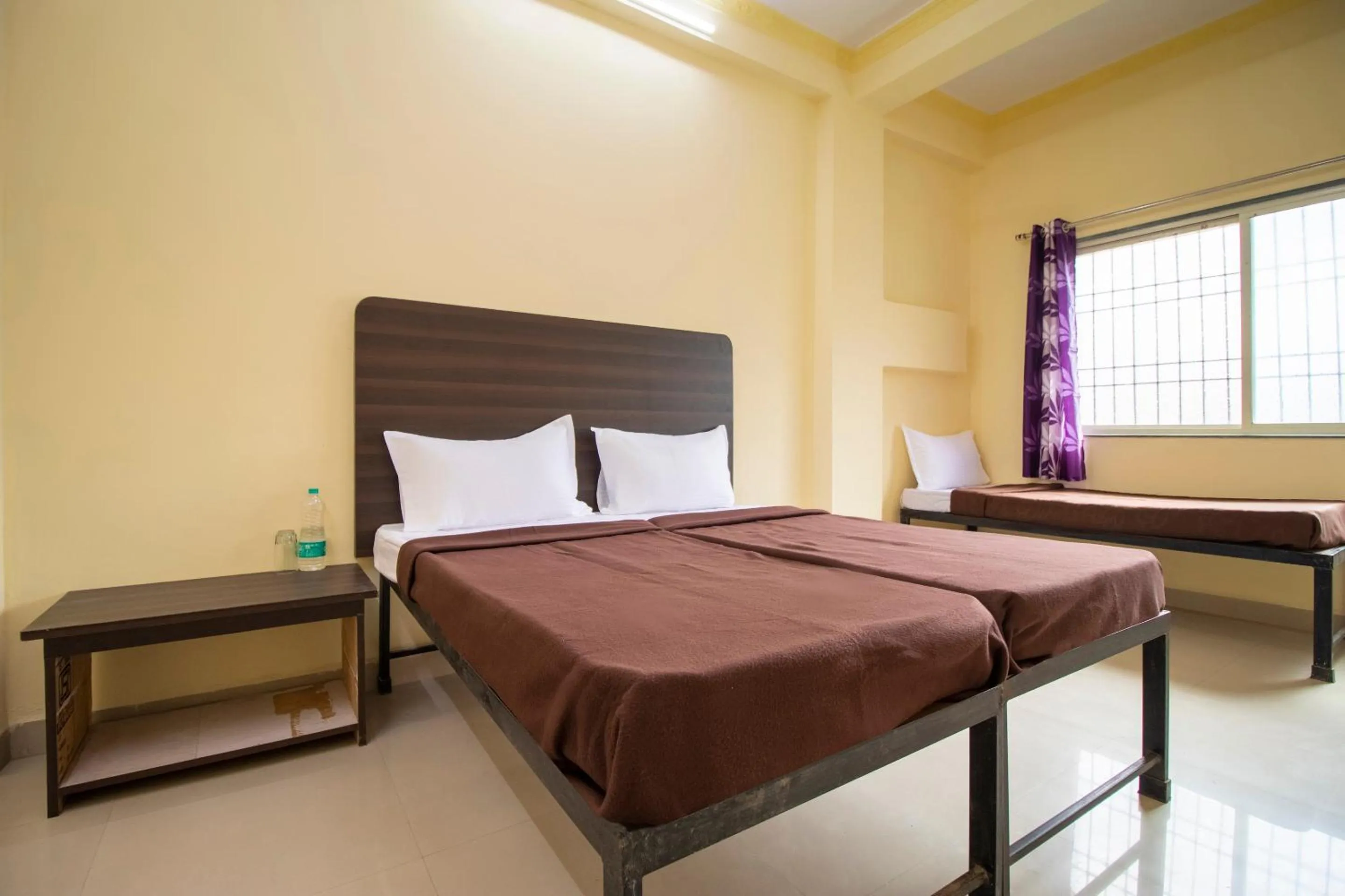 Bedroom, Bed in SPOT ON Shree Gajanan