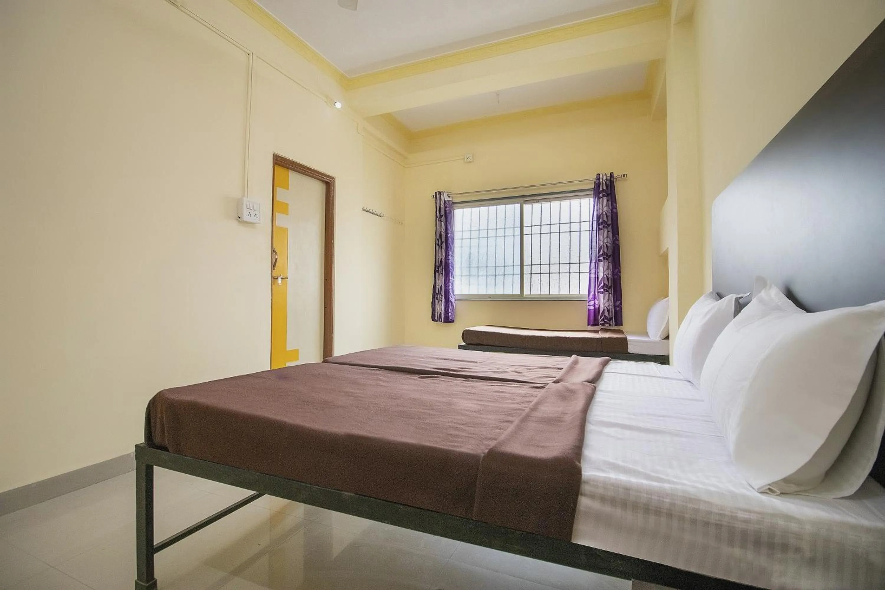 Bedroom, Bed in SPOT ON Shree Gajanan