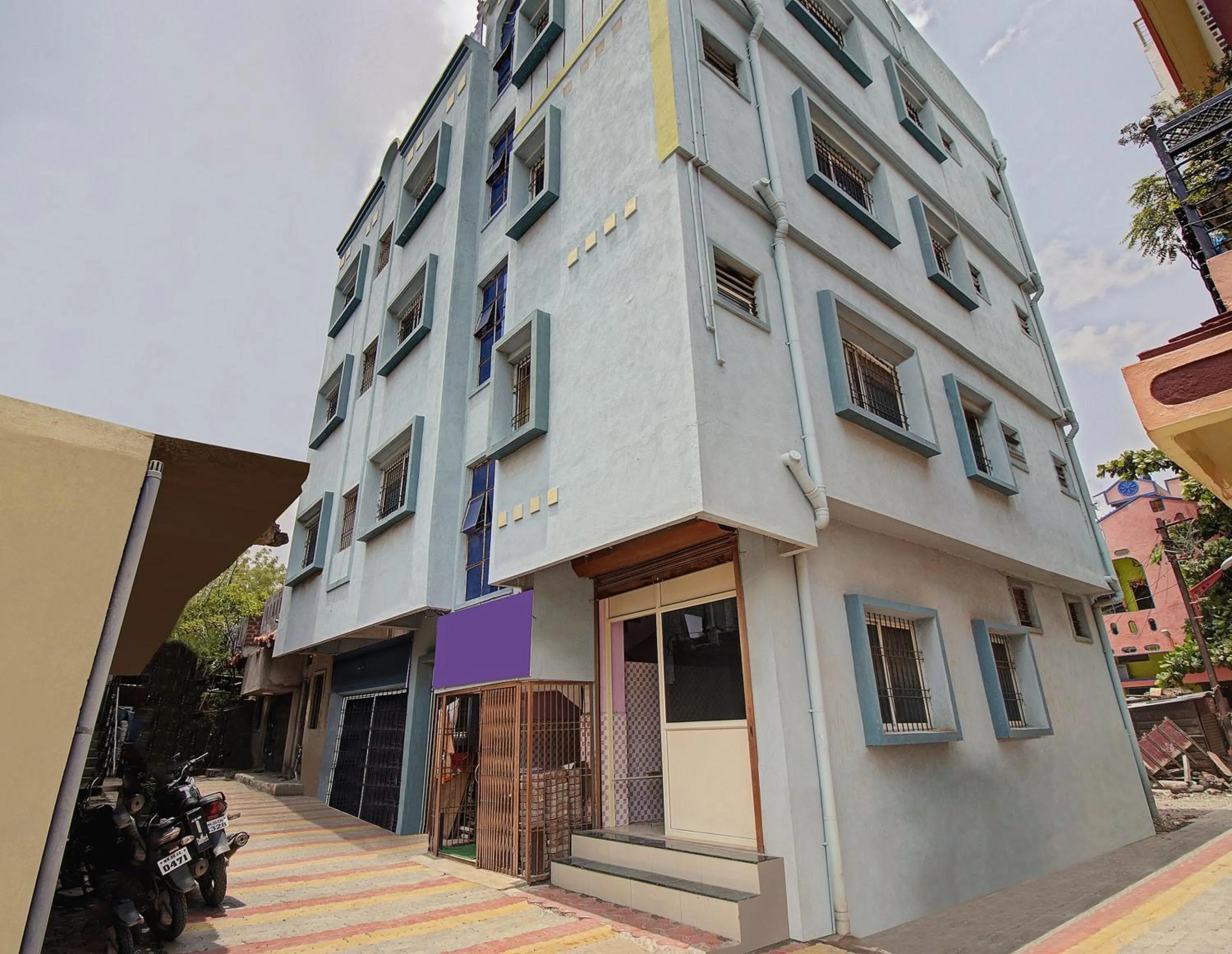 Facade/entrance in SPOT ON Shree Gajanan