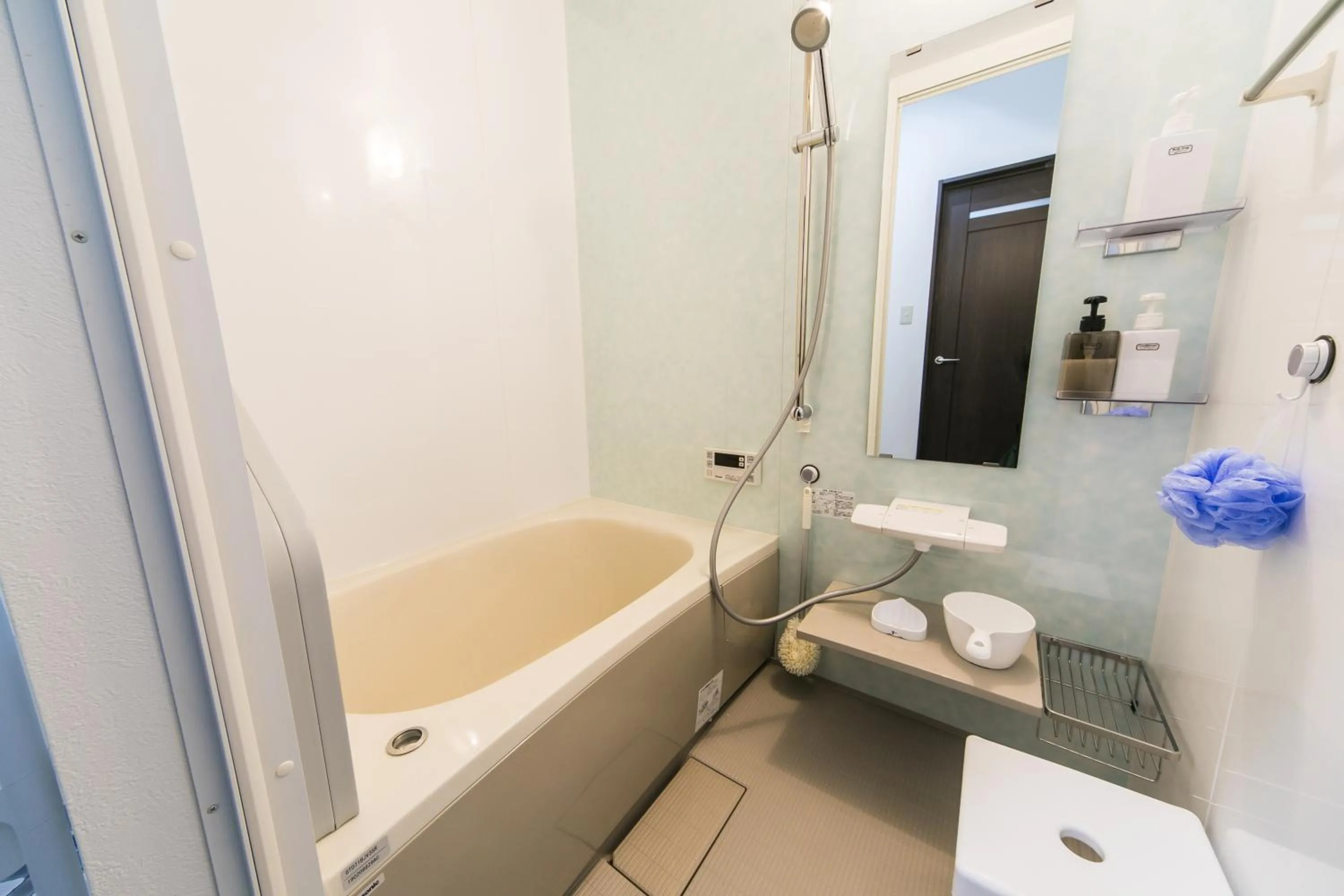 Bathroom in Nao's House USJ 一軒家貸切