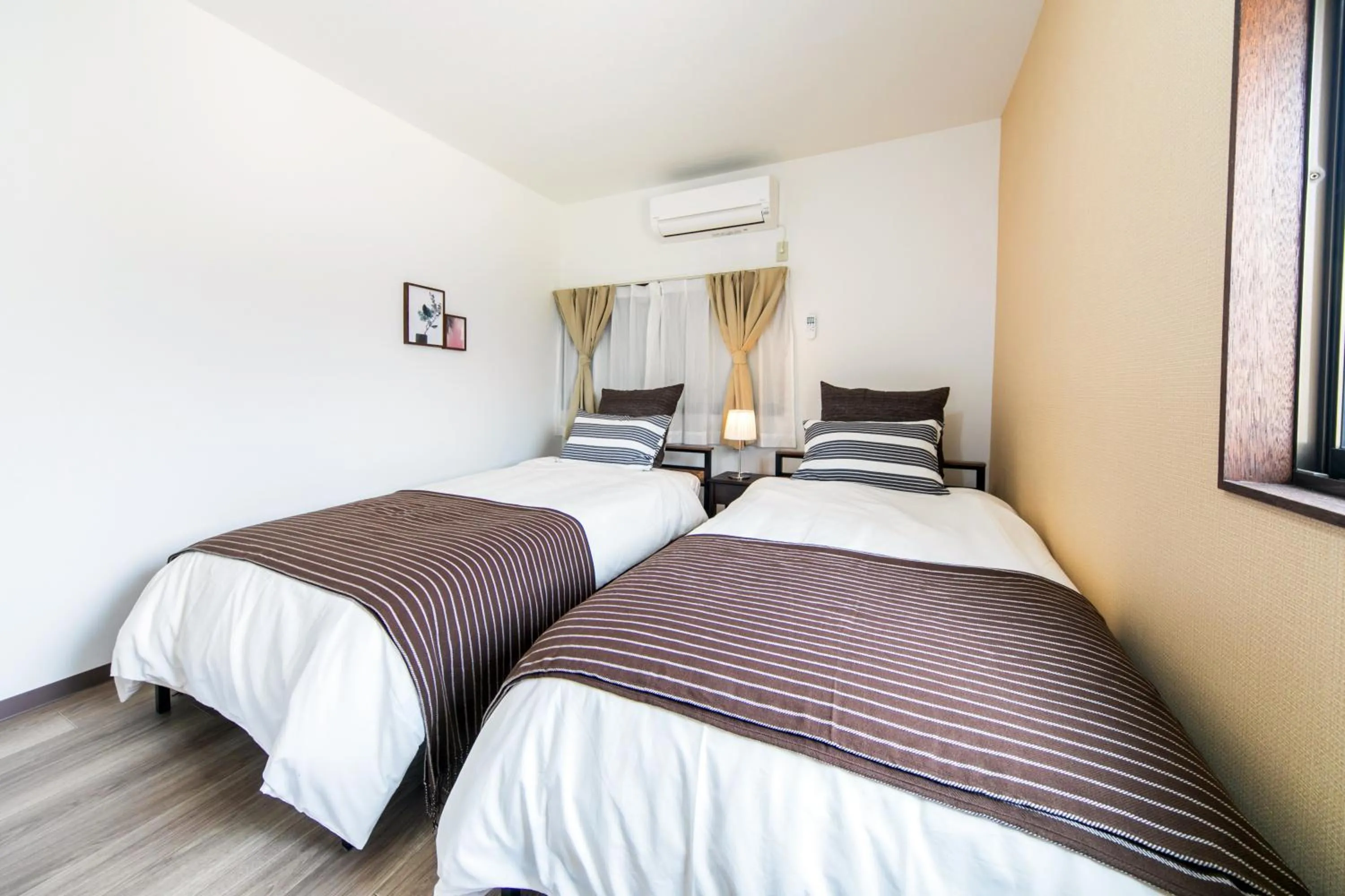 Bedroom, Bed in Nao's House USJ 一軒家貸切