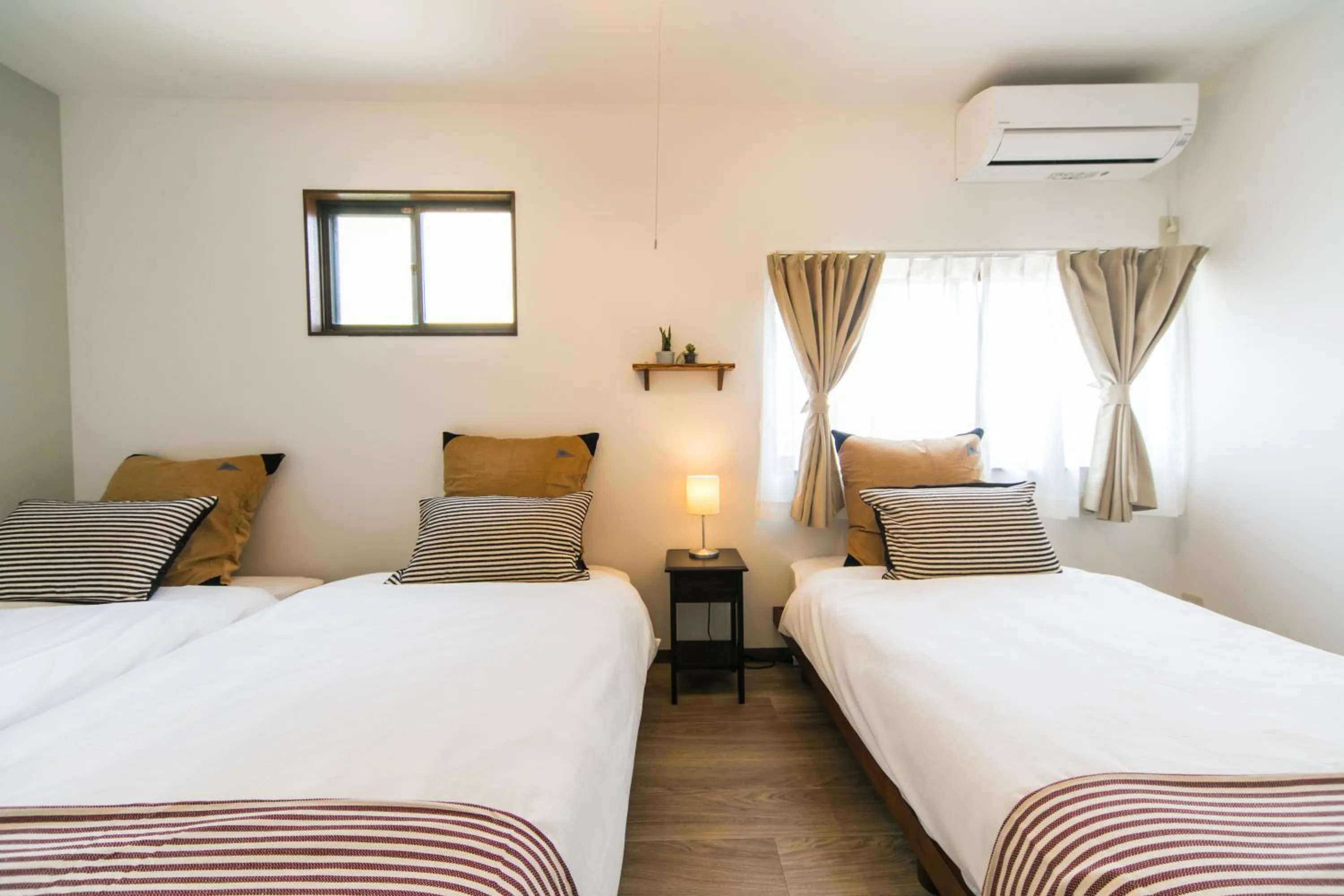 Bedroom, Bed in Nao's House USJ 一軒家貸切