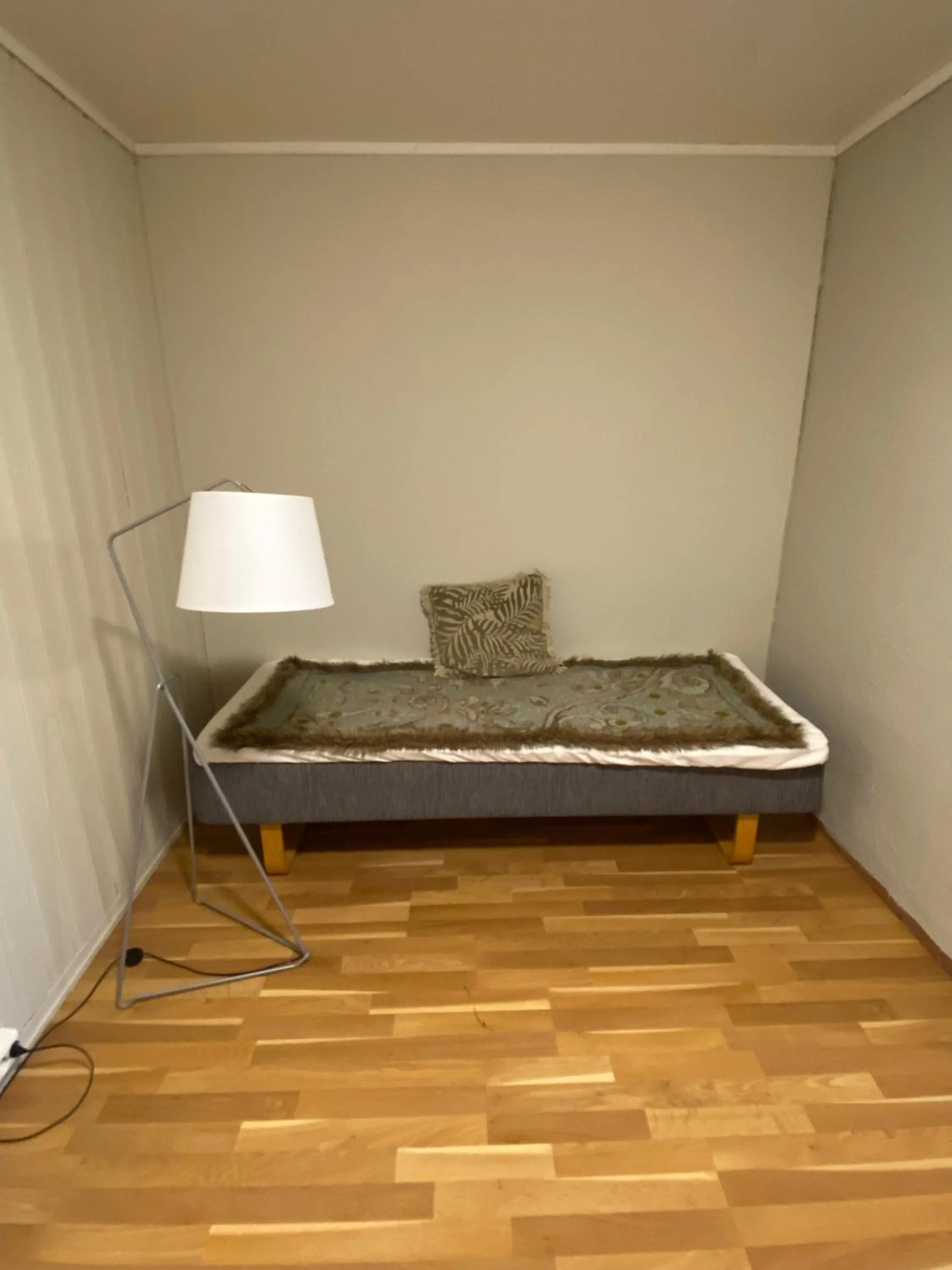 Bed in 8 Seasons Hotel