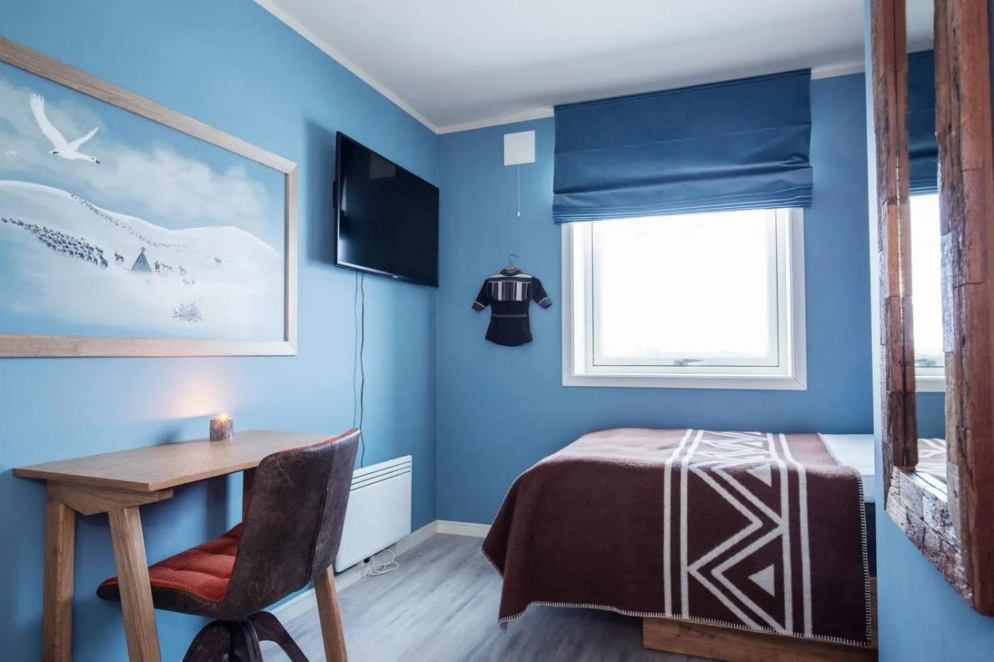 Bed in 8 Seasons Hotel