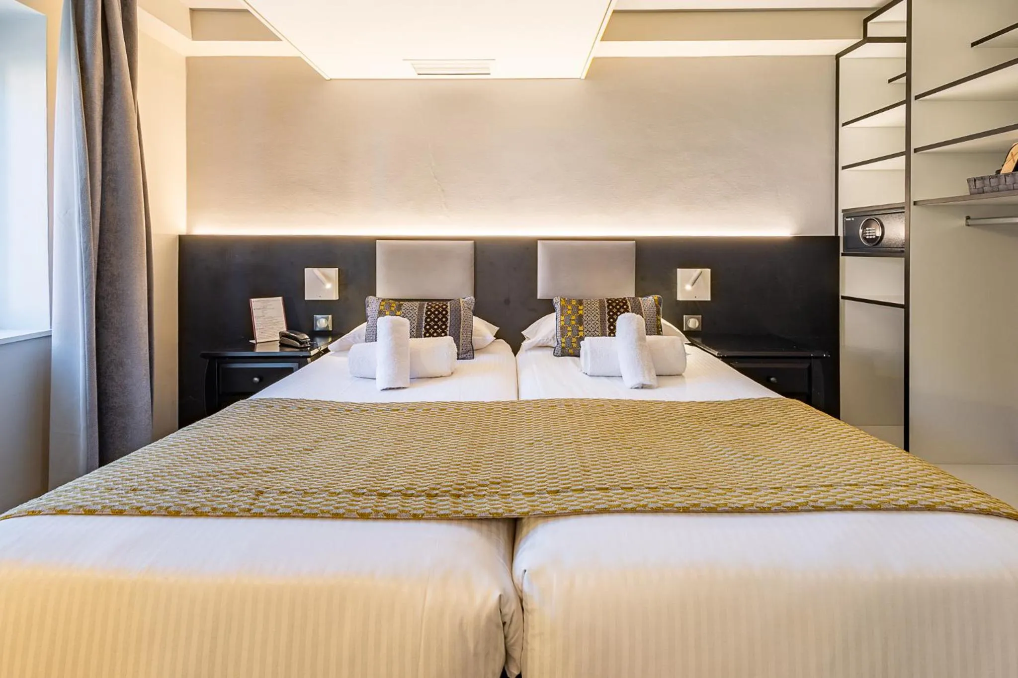 Bed in Brit Hotel, Spa & Restaurant - Colmar Est