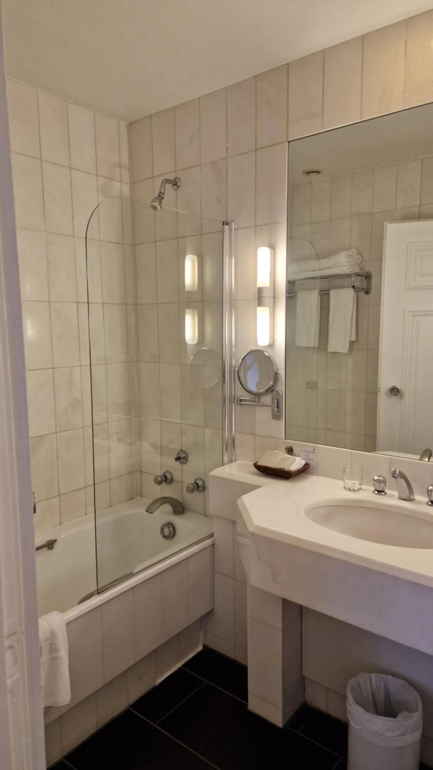 Bathroom in Hotel Du Parc - Mulhouse Centre