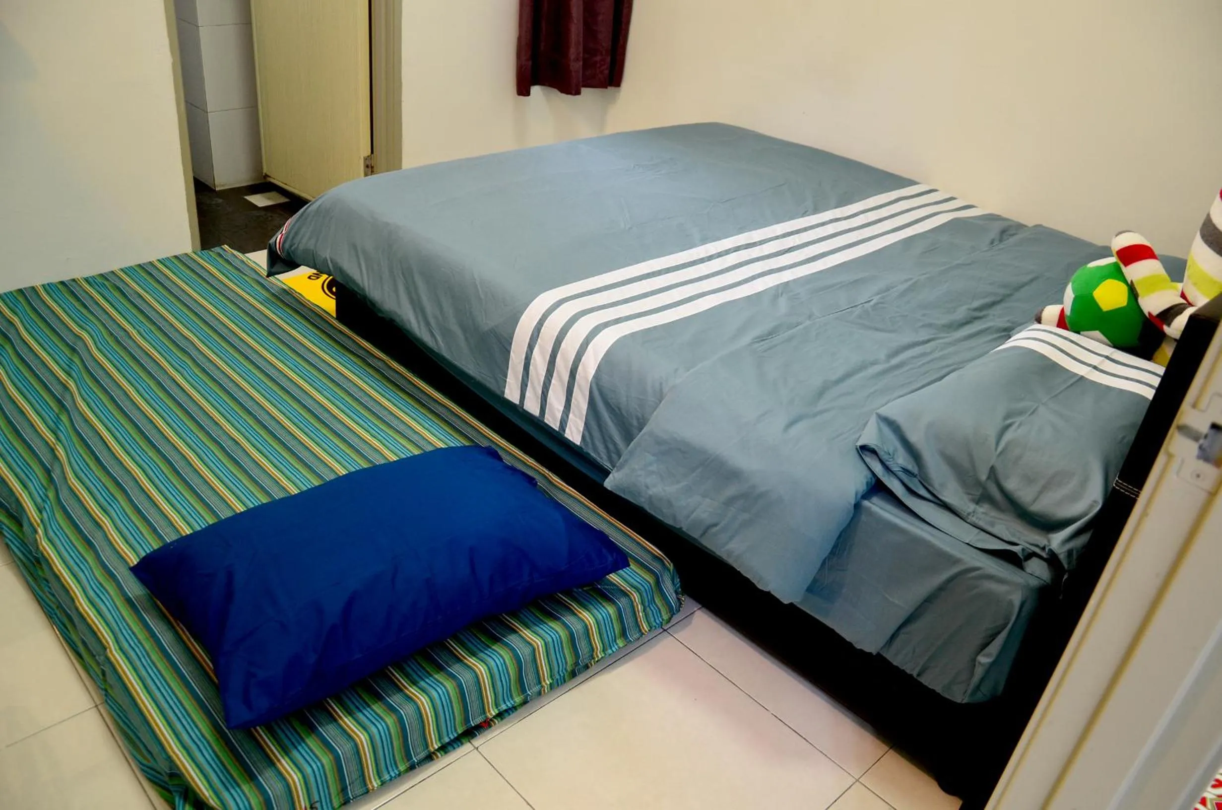 Photo of the whole room, Bed in The Woodz Homestay - 2 Storey Landed House