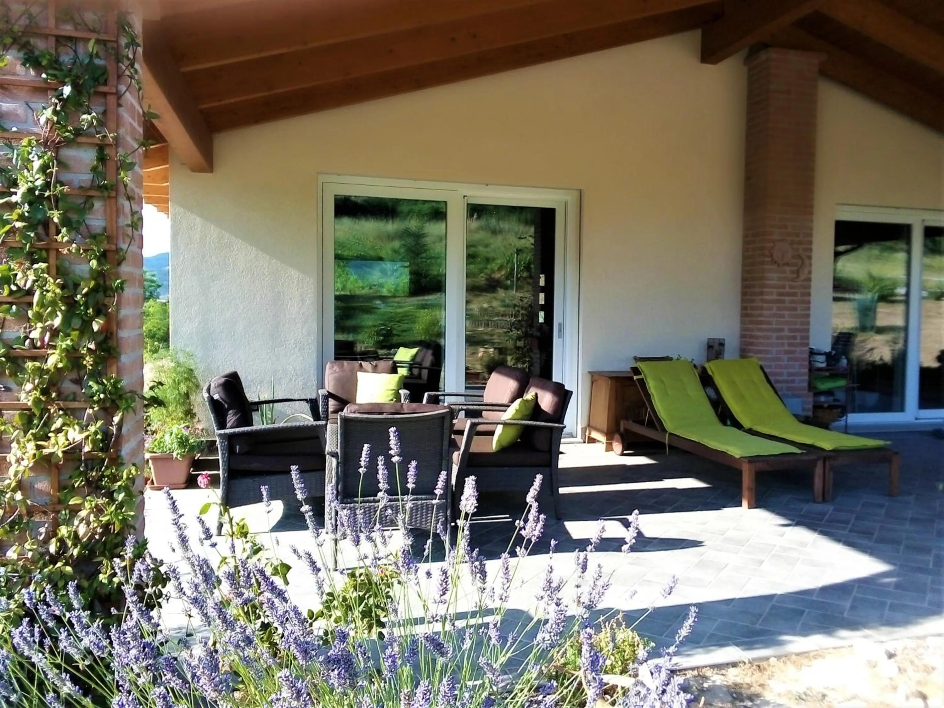 Patio in Timo e Rosmarino