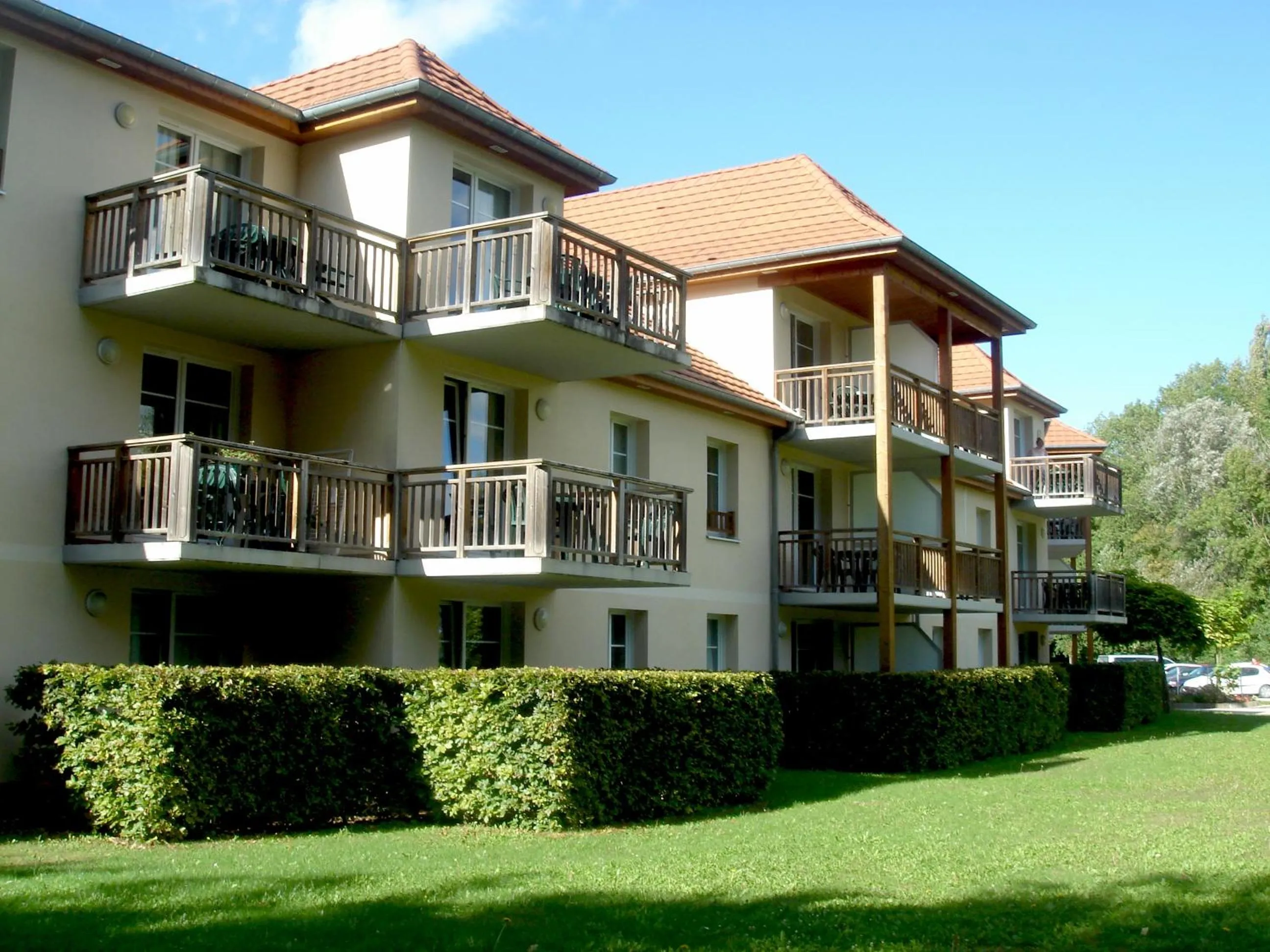 Facade/entrance in Résidence VTF Les Allées du Green
