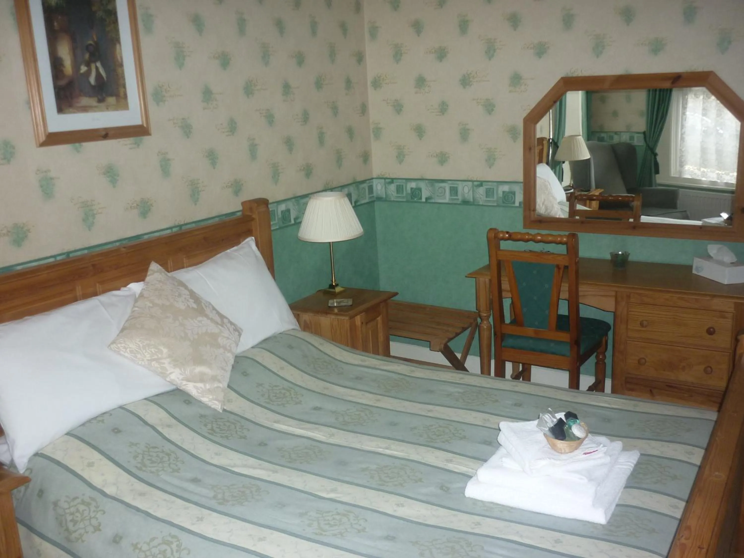 Bedroom, Bed in Ashwood Grange