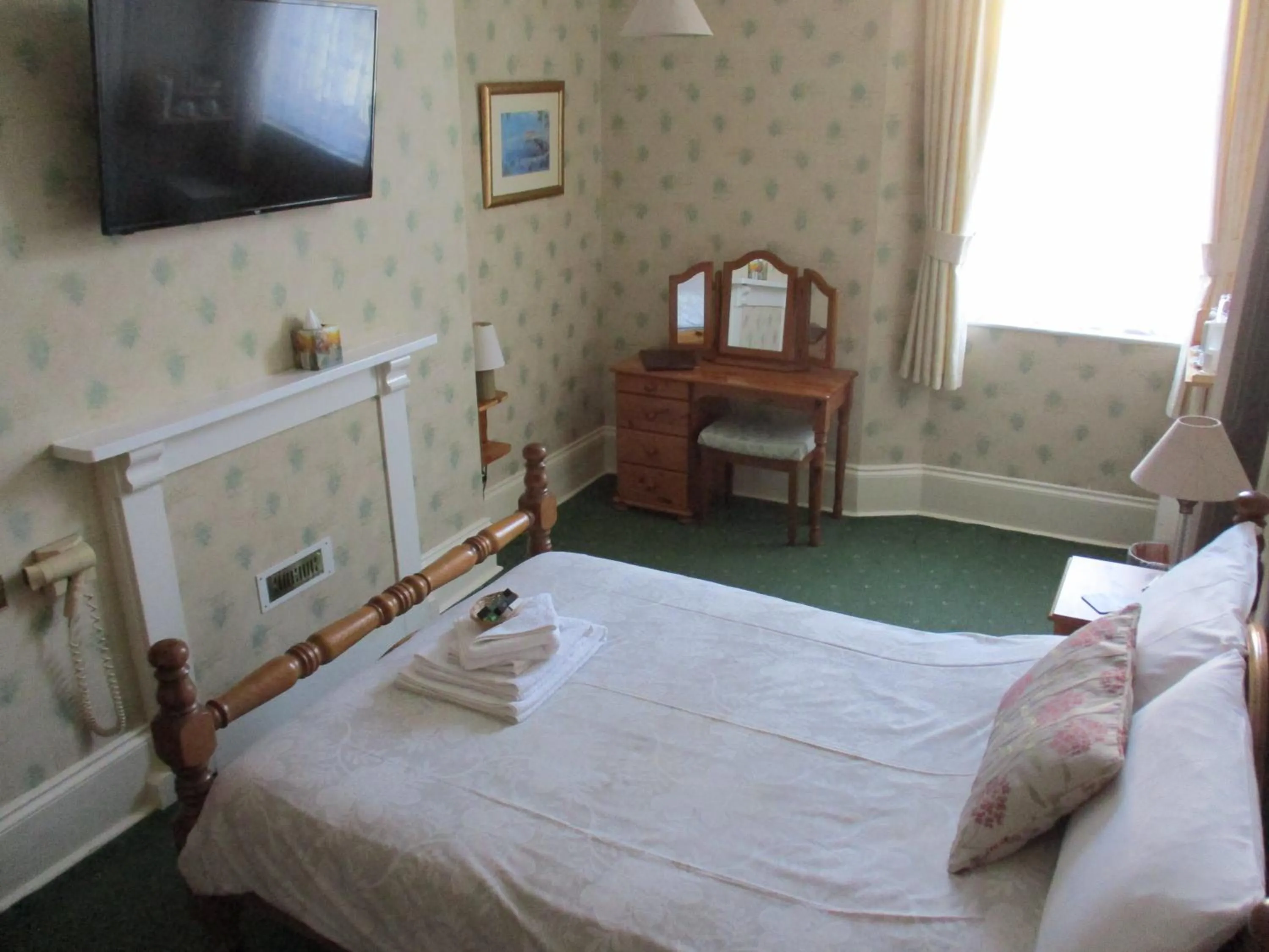 Photo of the whole room, Bed in Ashwood Grange
