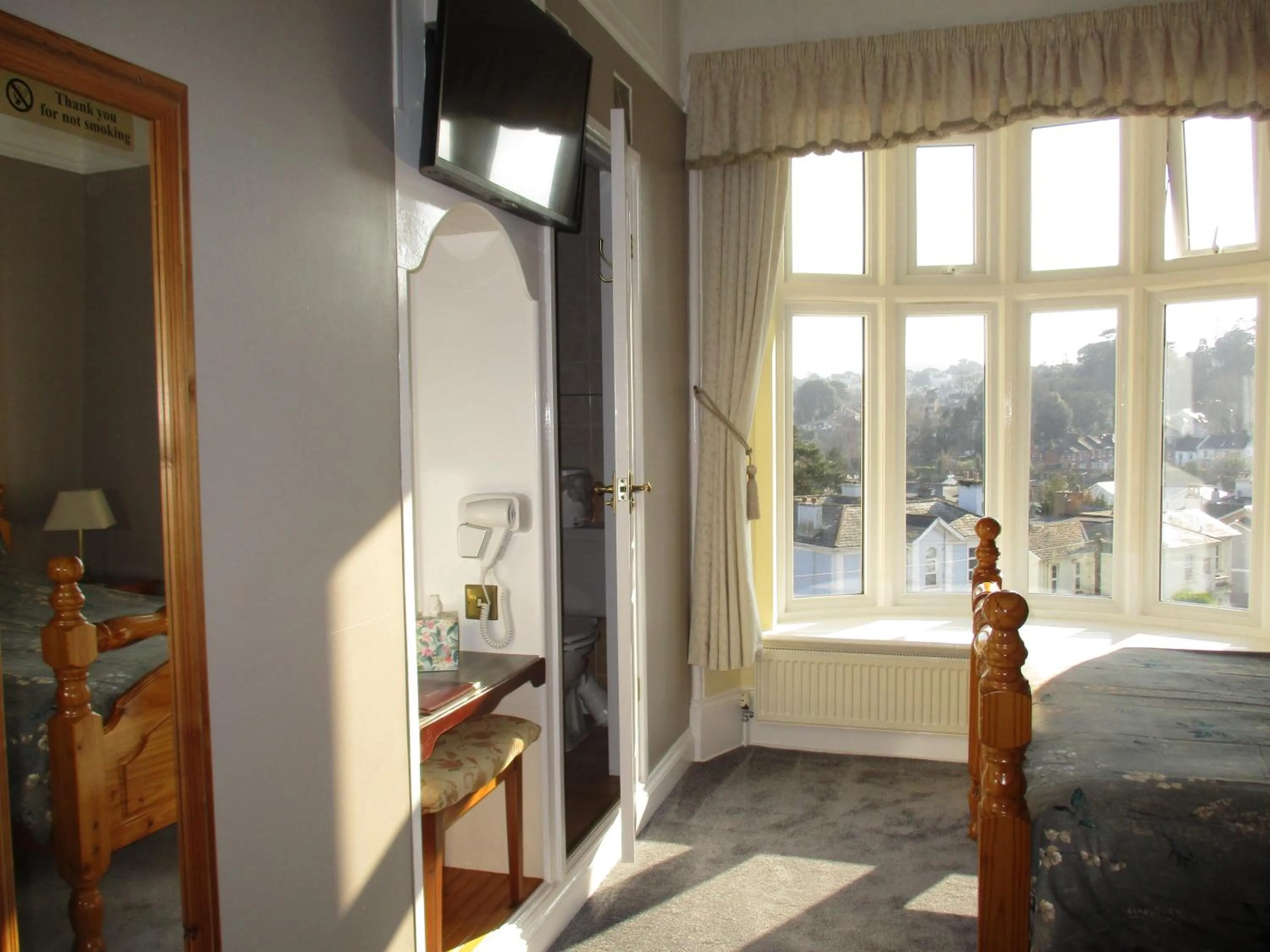 Bedroom, Bed in Ashwood Grange