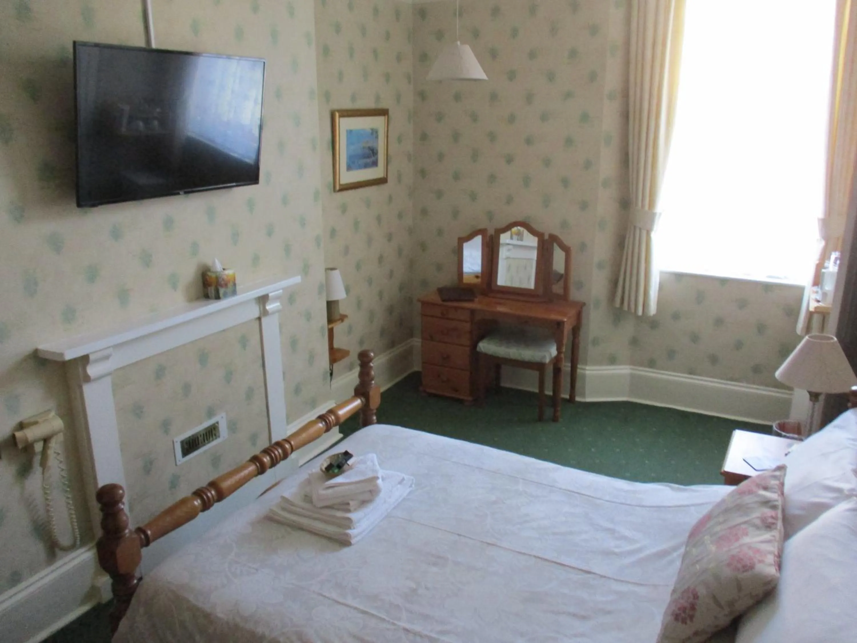 Photo of the whole room, Bed in Ashwood Grange