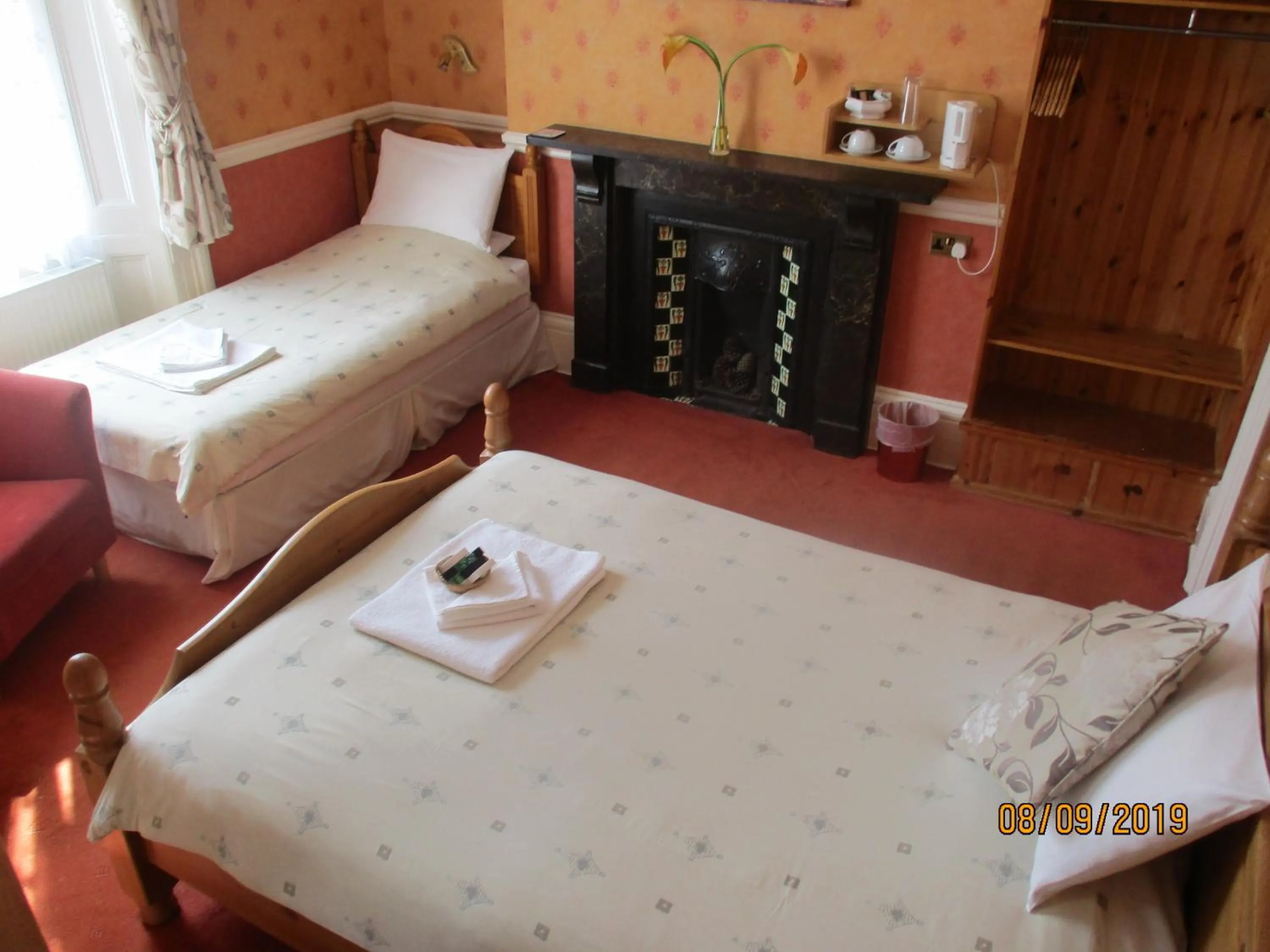 Bedroom, Bed in Ashwood Grange