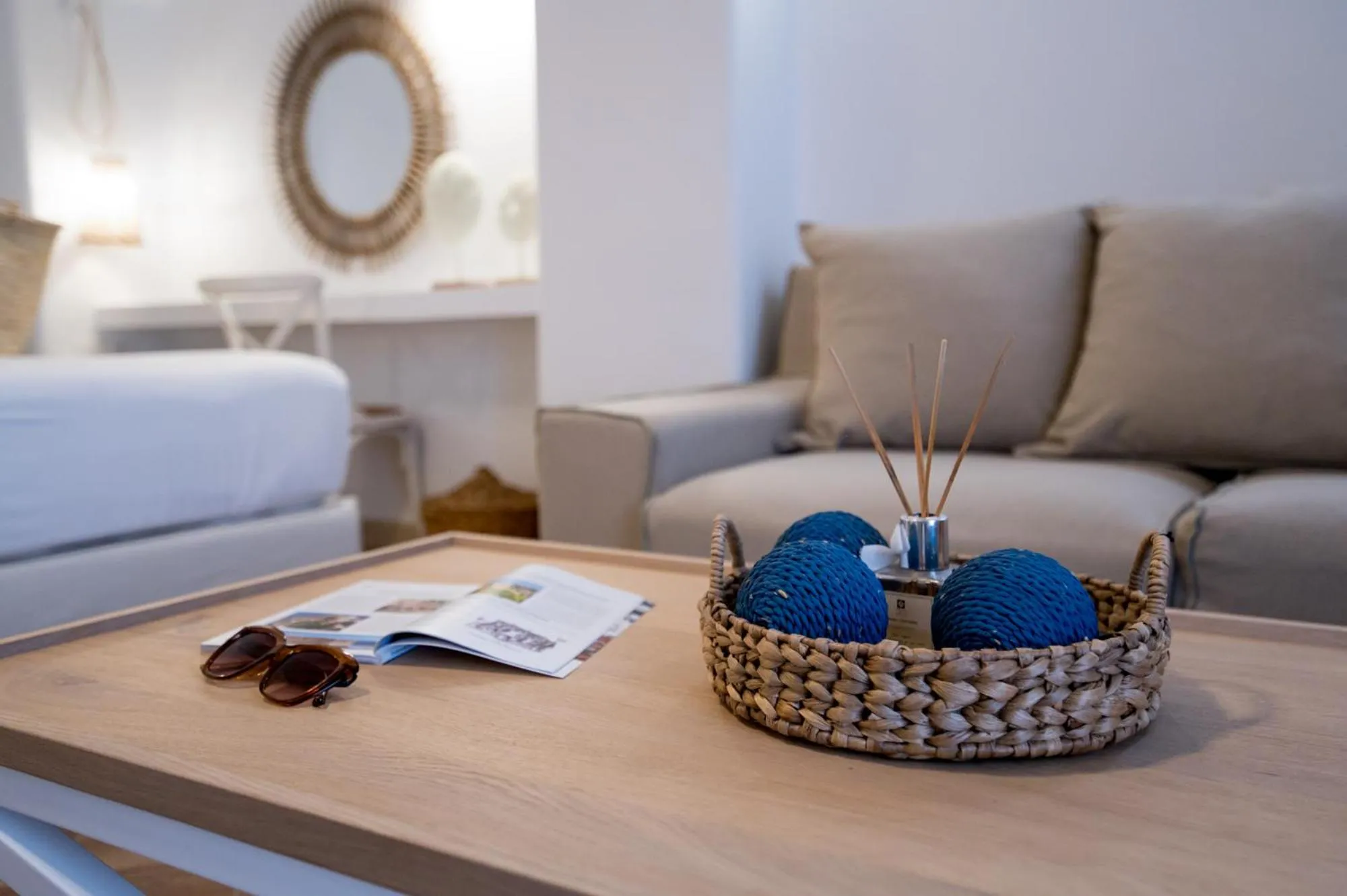 Photo of the whole room in The Well Parga