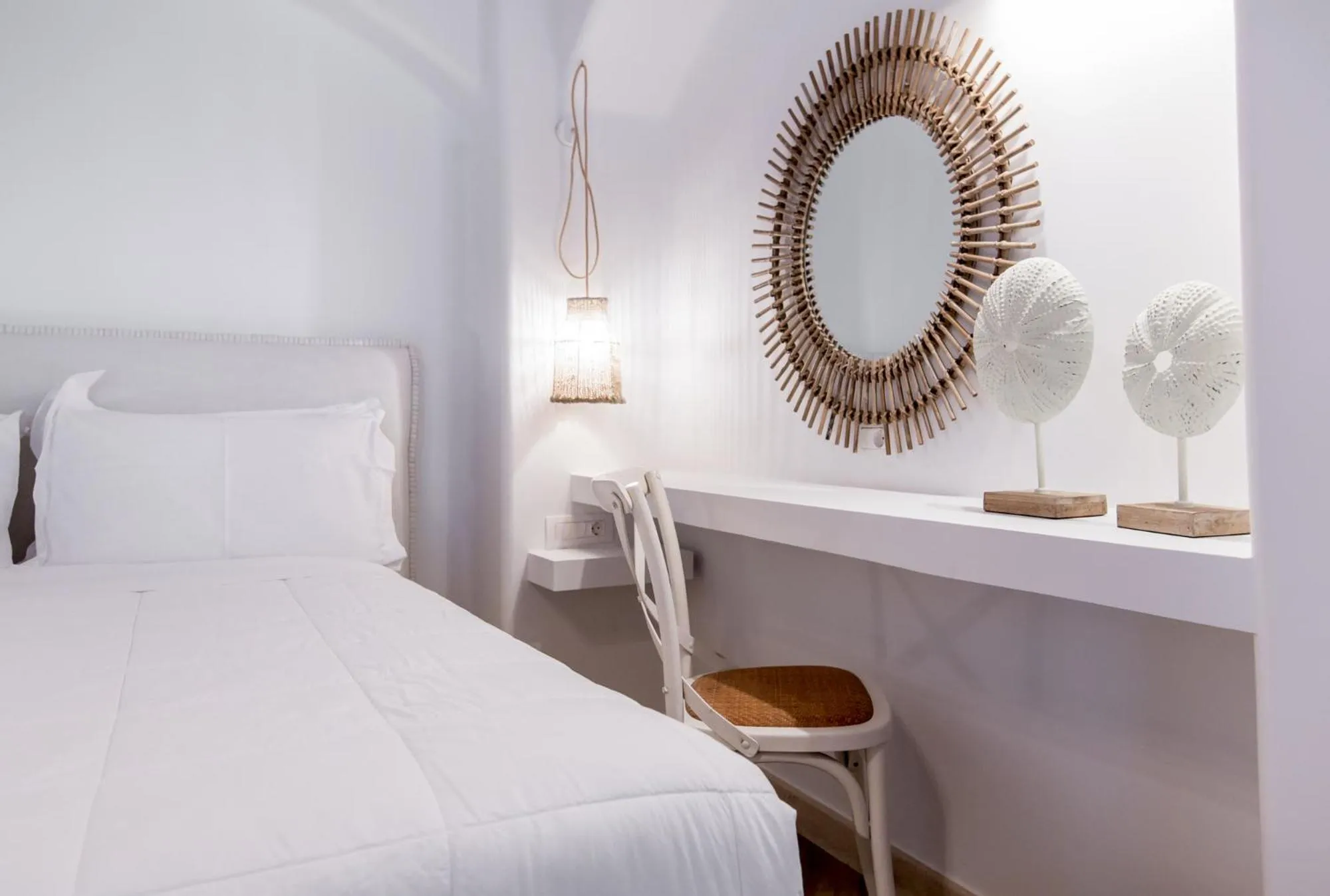 Photo of the whole room in The Well Parga