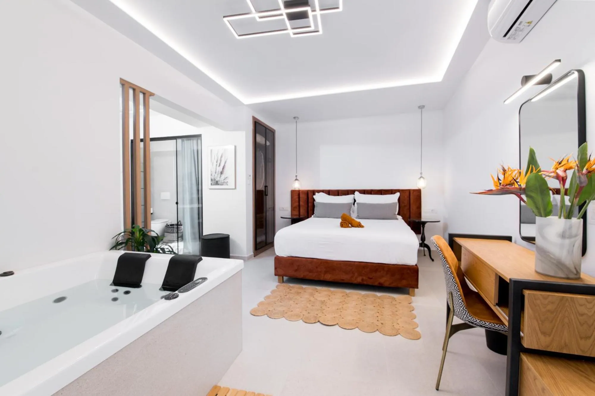 Hot Tub in The Well Parga