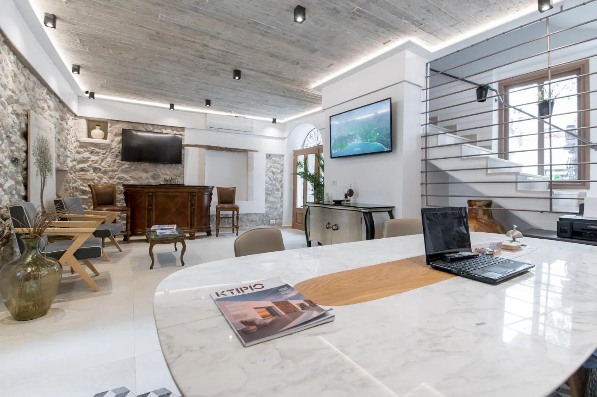 Lobby or reception in The Well Parga