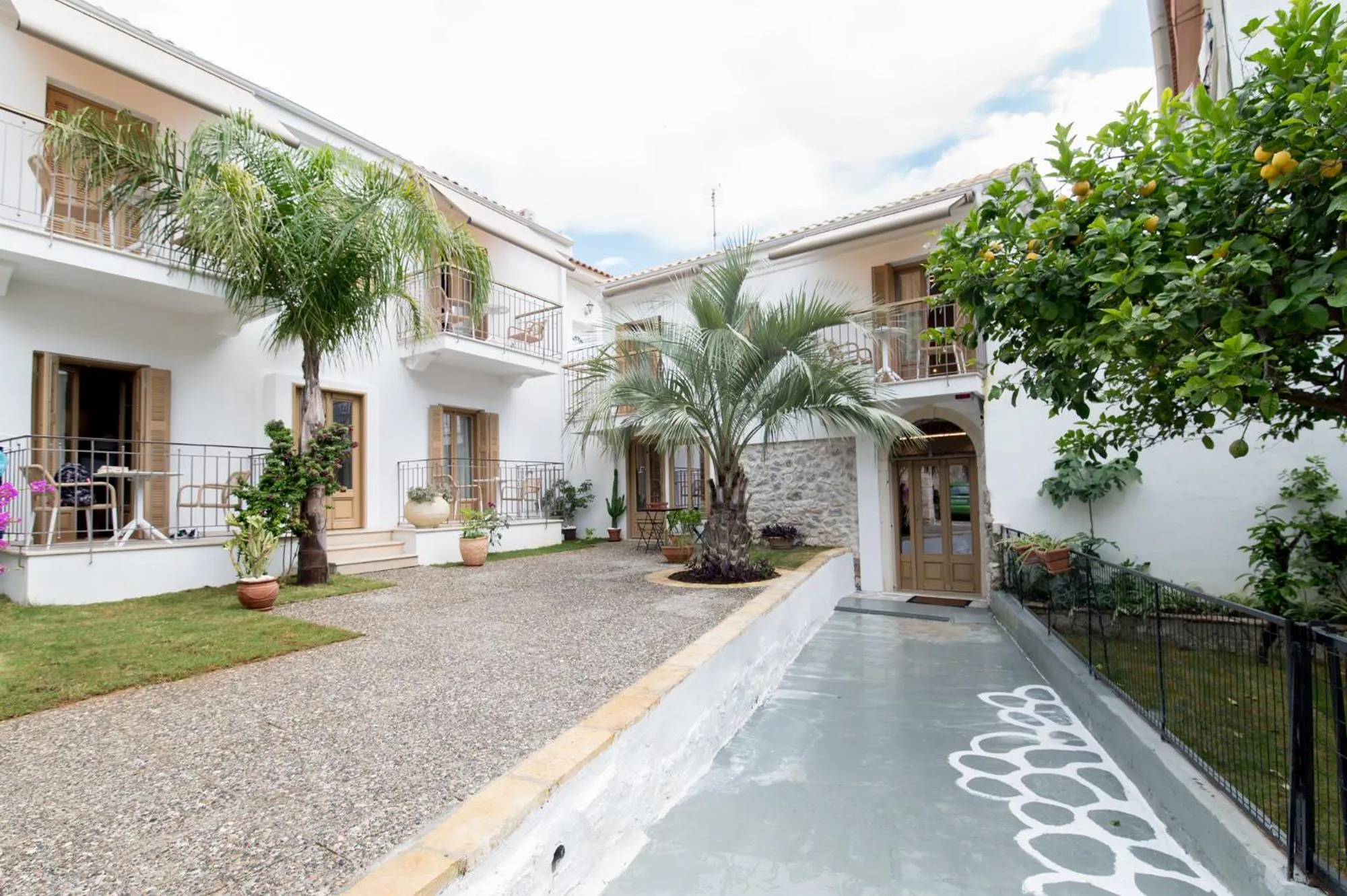 Property building in The Well Parga