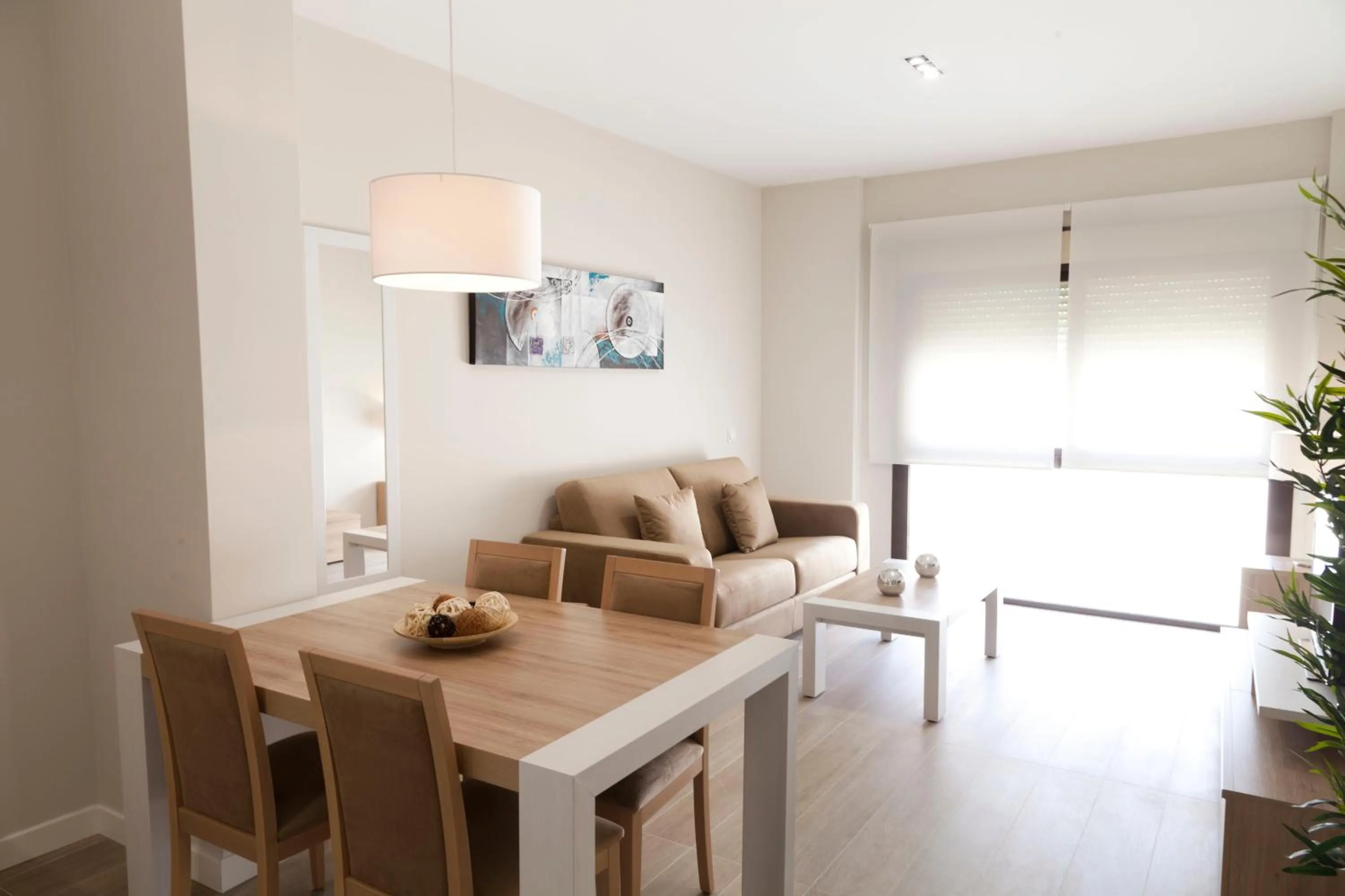 Dining area in Apartamentos Pinar Malaga Centro