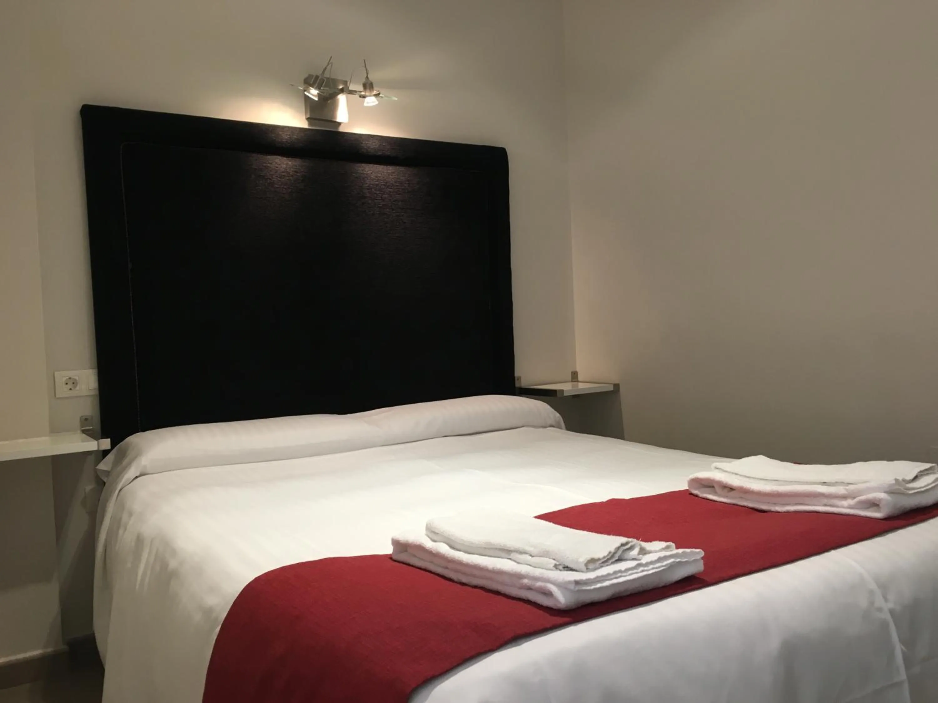 Bed in Apartamentos Pinar Malaga Centro