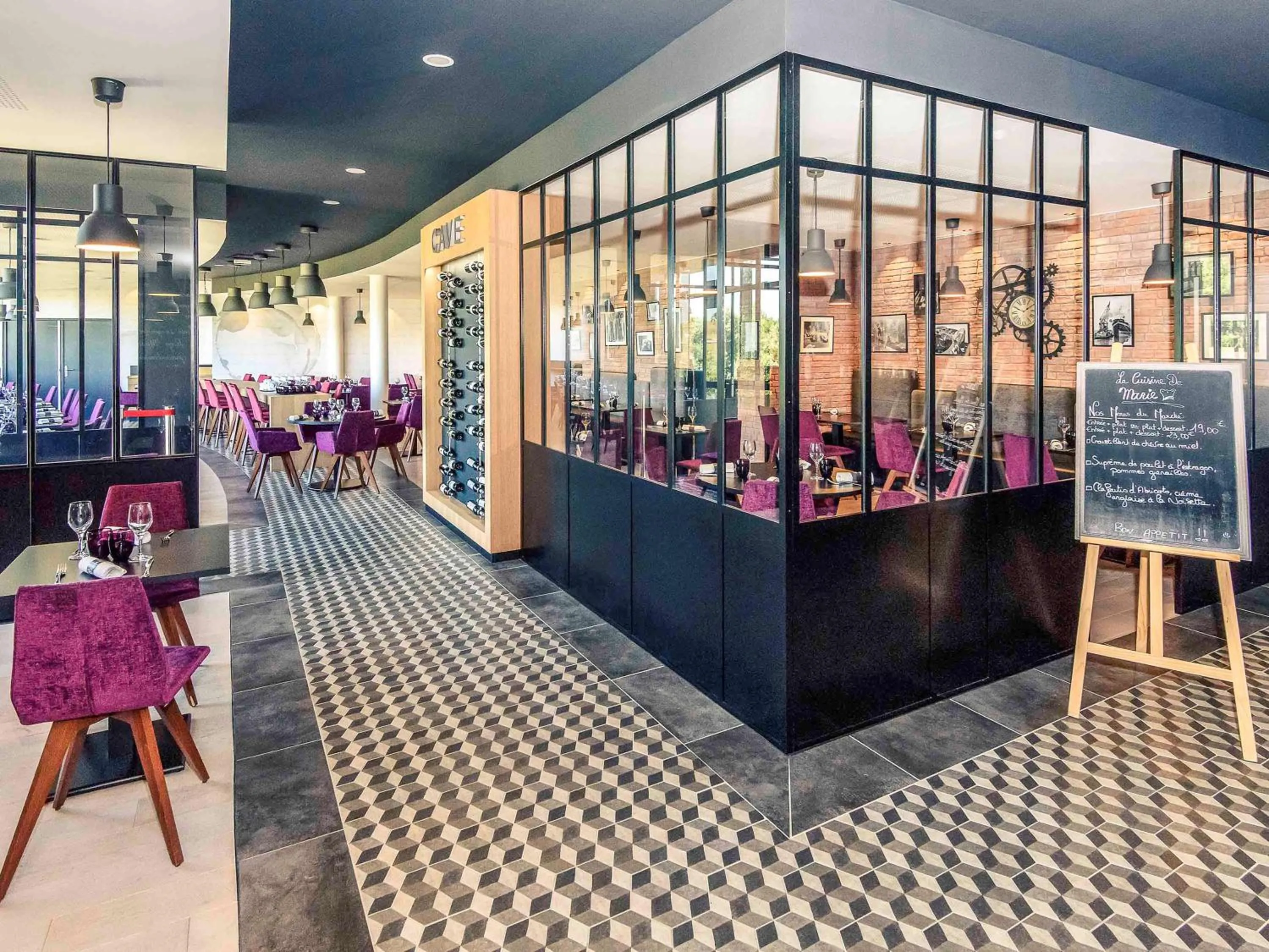 Restaurant/places to eat in Mercure Poitiers Site du Futuroscope