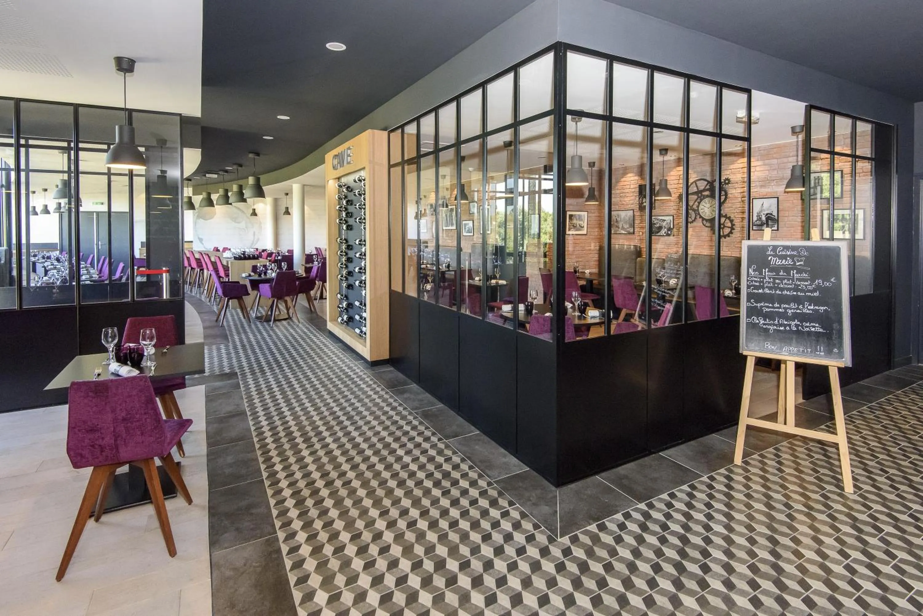 Food and drinks in Mercure Poitiers Site du Futuroscope