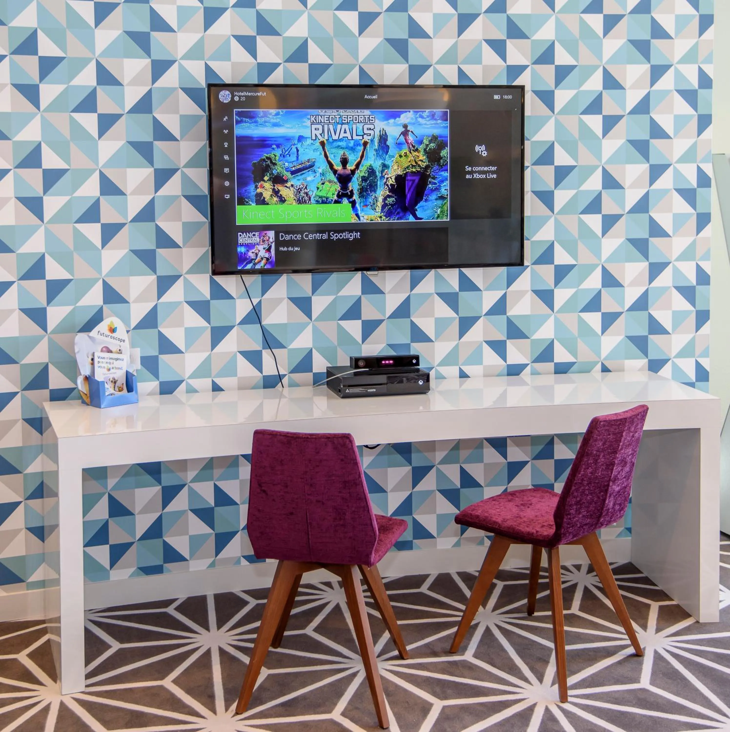 Entertainment in Mercure Poitiers Site du Futuroscope