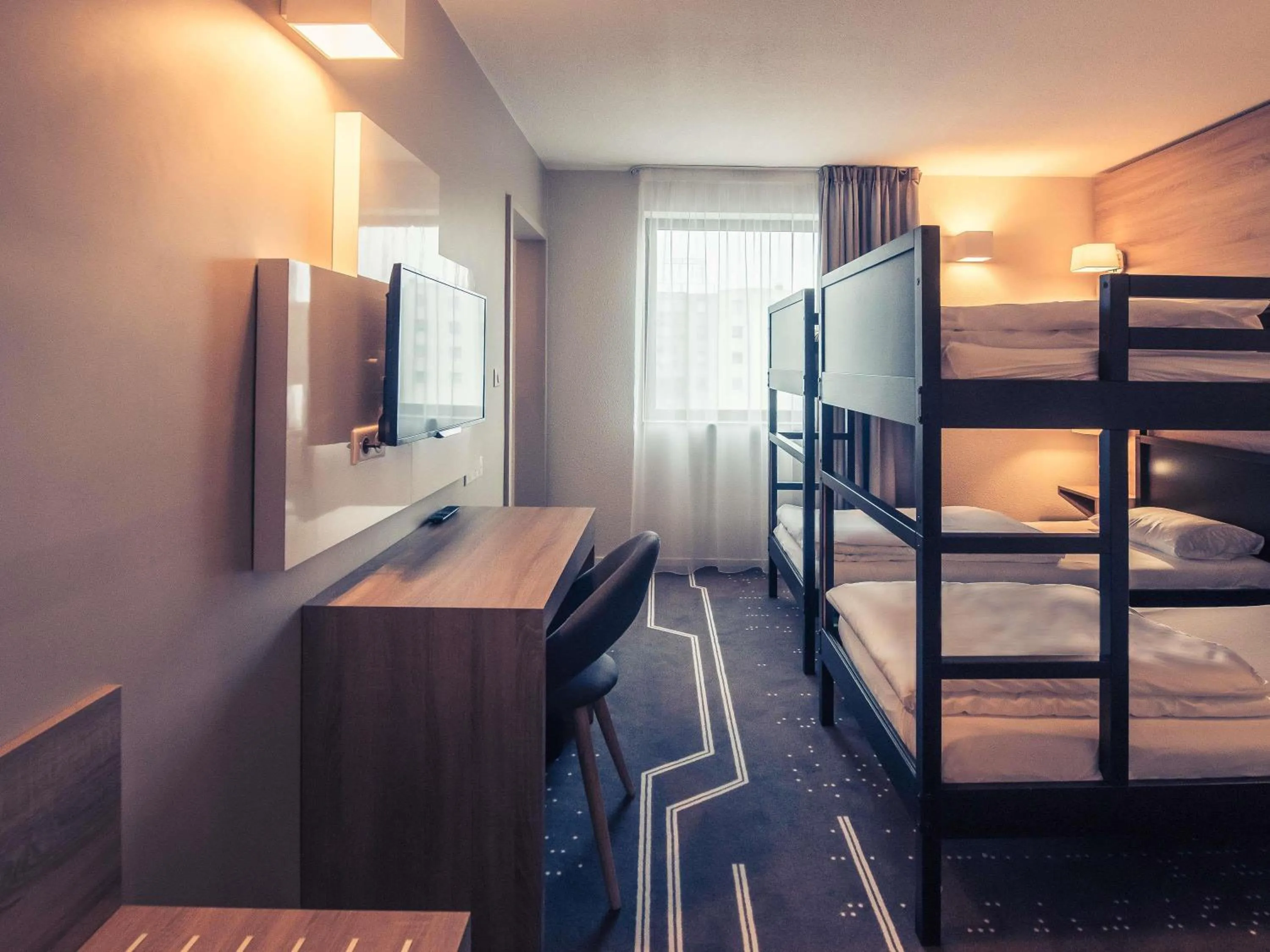 Bedroom, Bed in Mercure Poitiers Site du Futuroscope