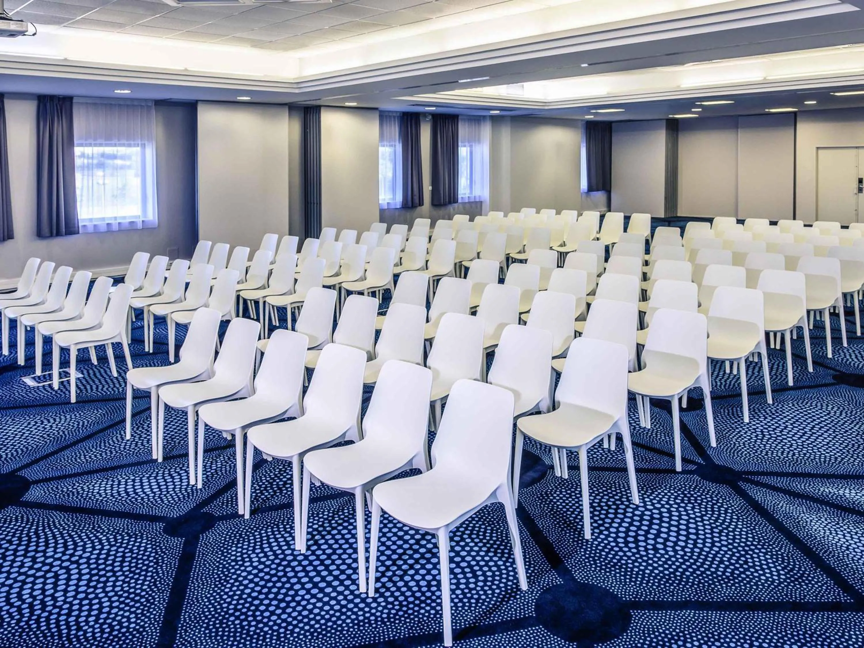 Meeting/conference room in Mercure Poitiers Site du Futuroscope