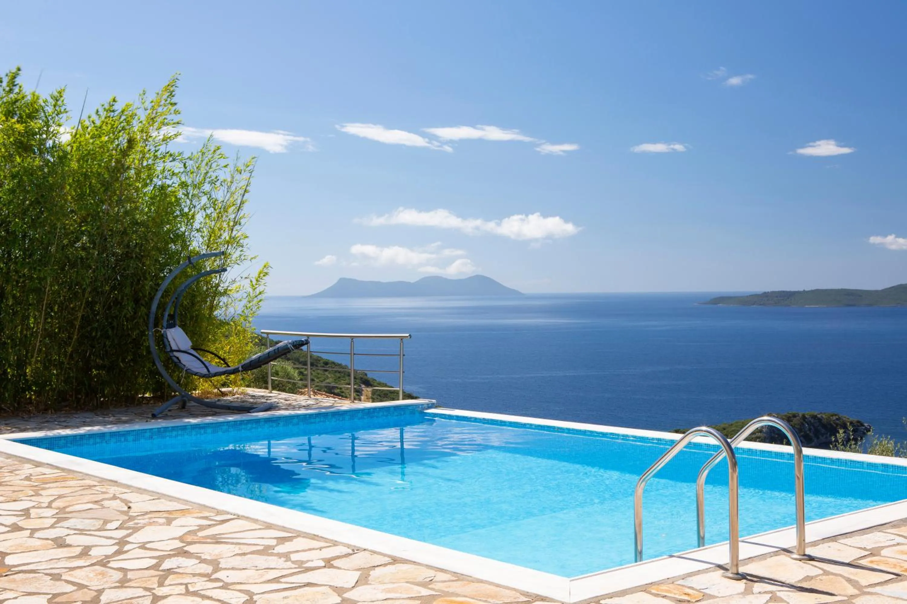 Swimming pool in Dream View Villas