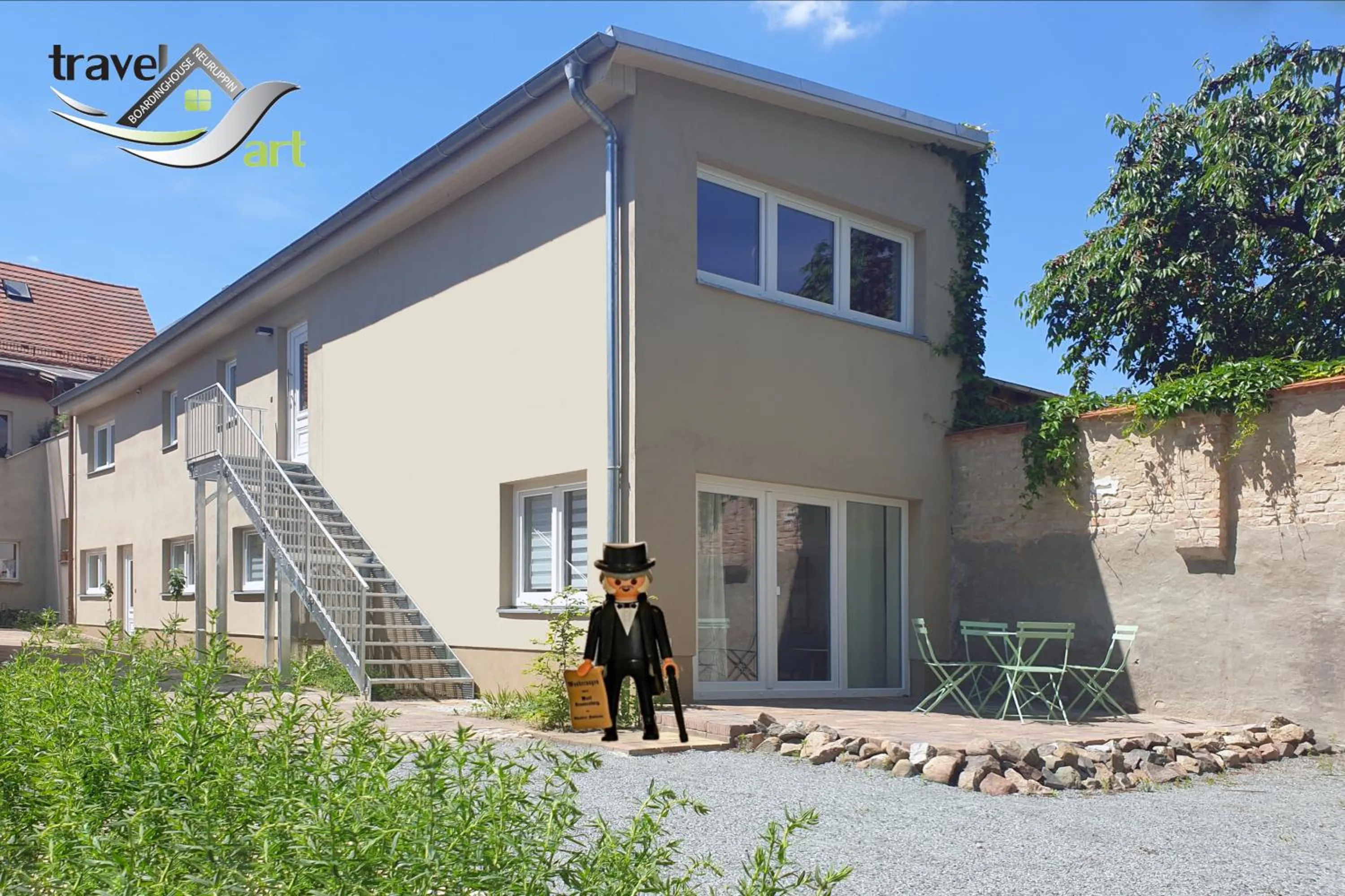 Patio in Travel Art Boardinghouse