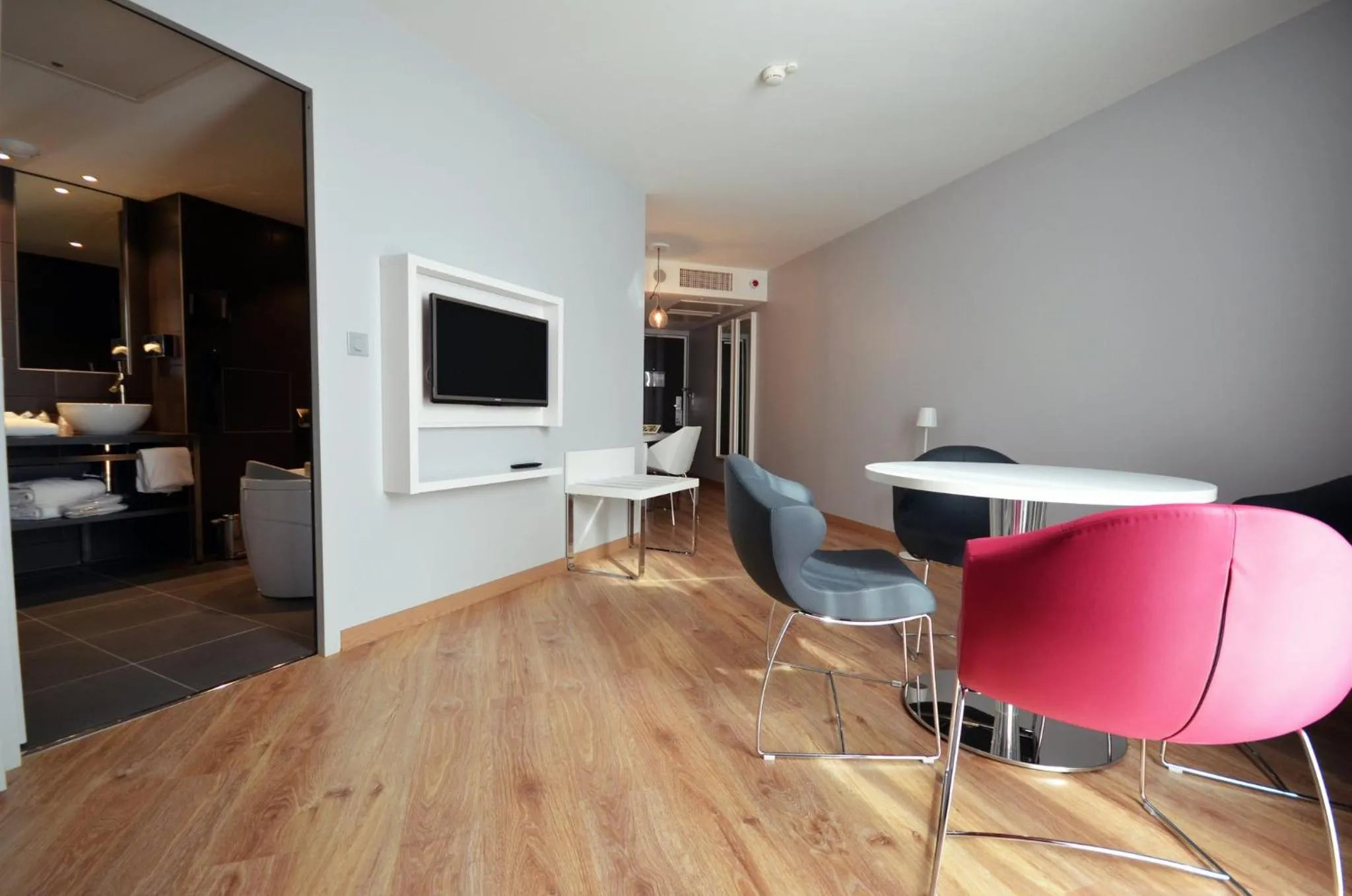 Photo of the whole room in Holiday Inn Dijon Toison D'or by IHG