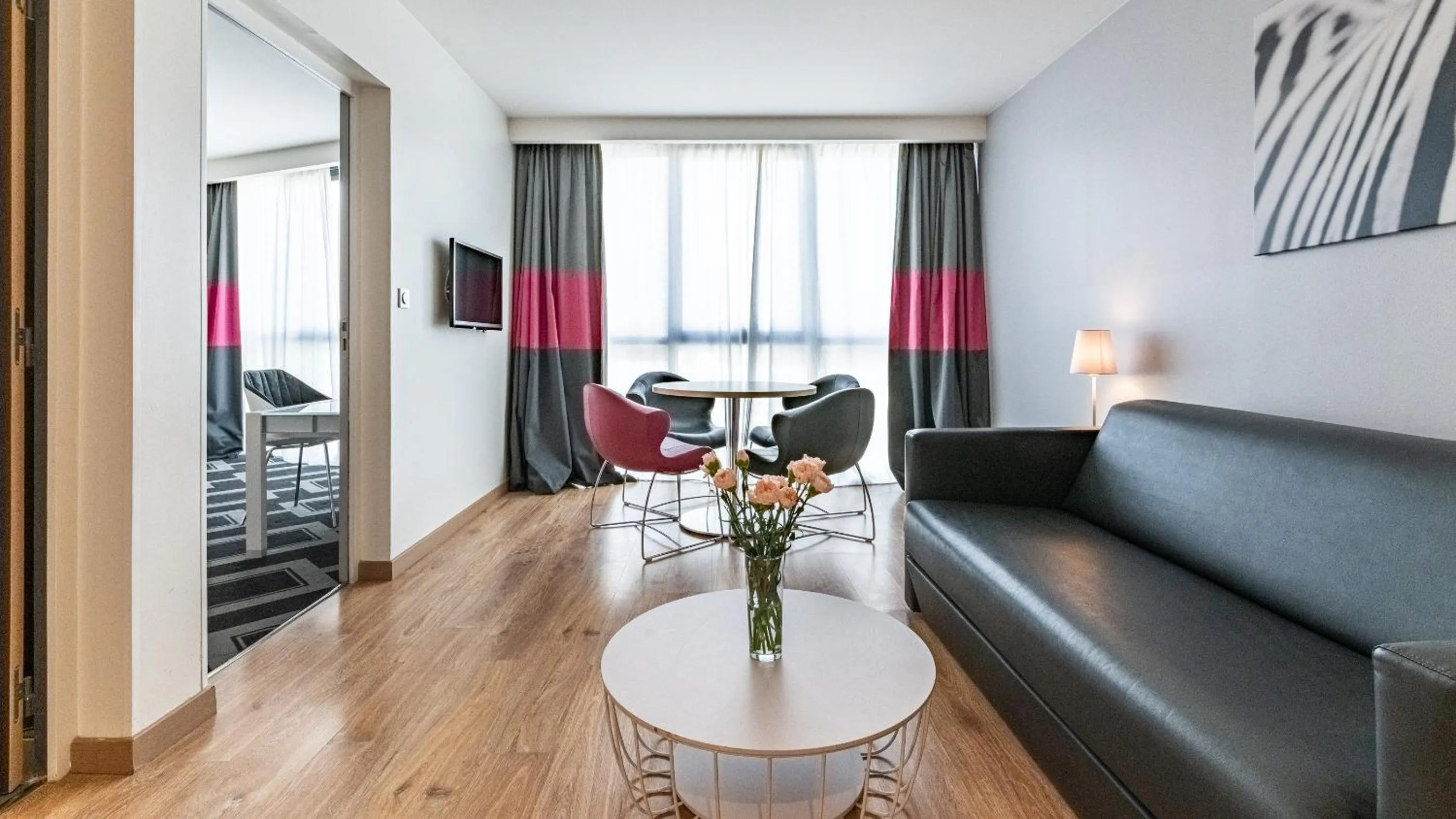 Living room in Holiday Inn Dijon Toison D'or by IHG